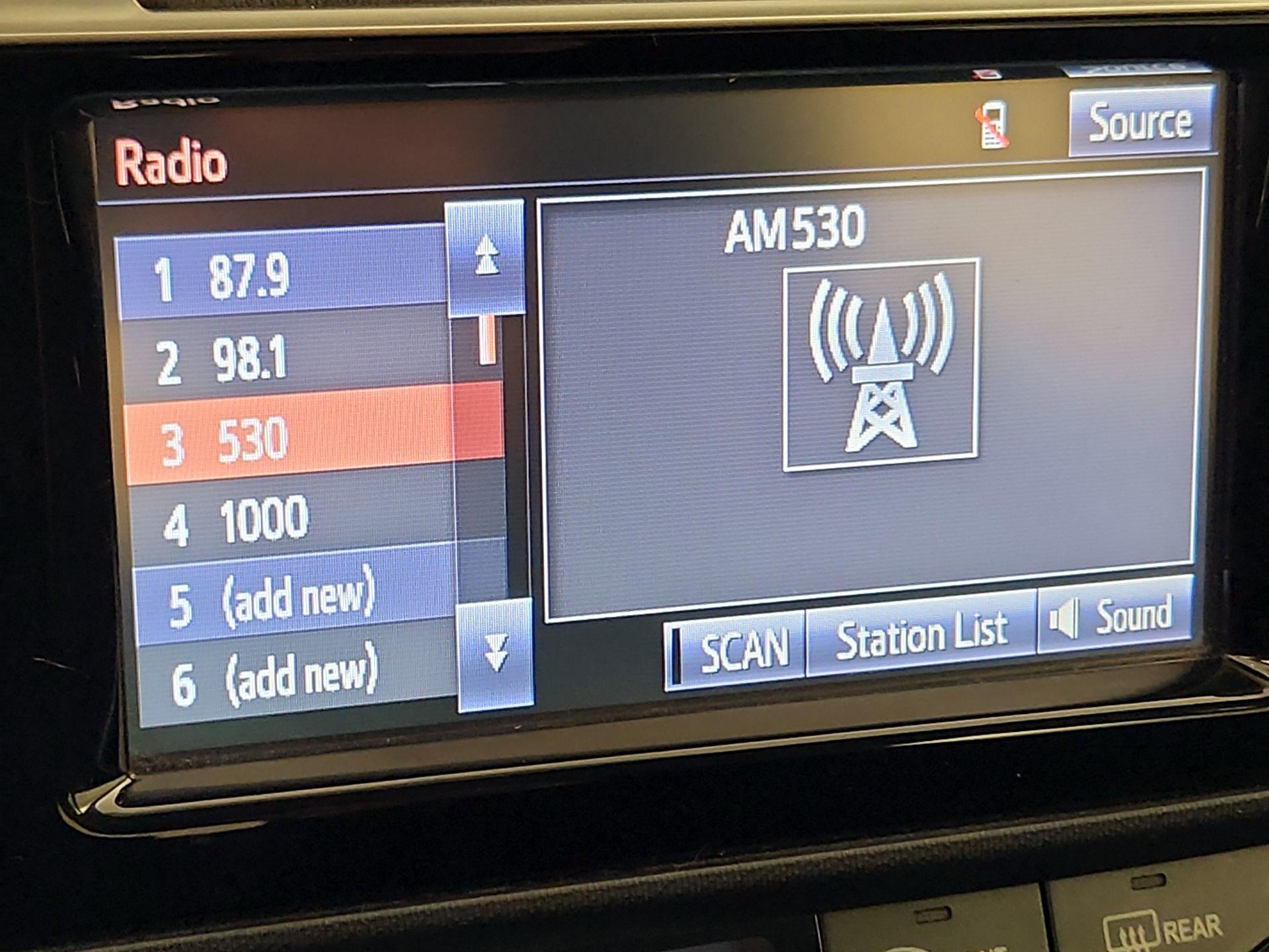 Thumbnail: 2015 Toyota Prius c - 14