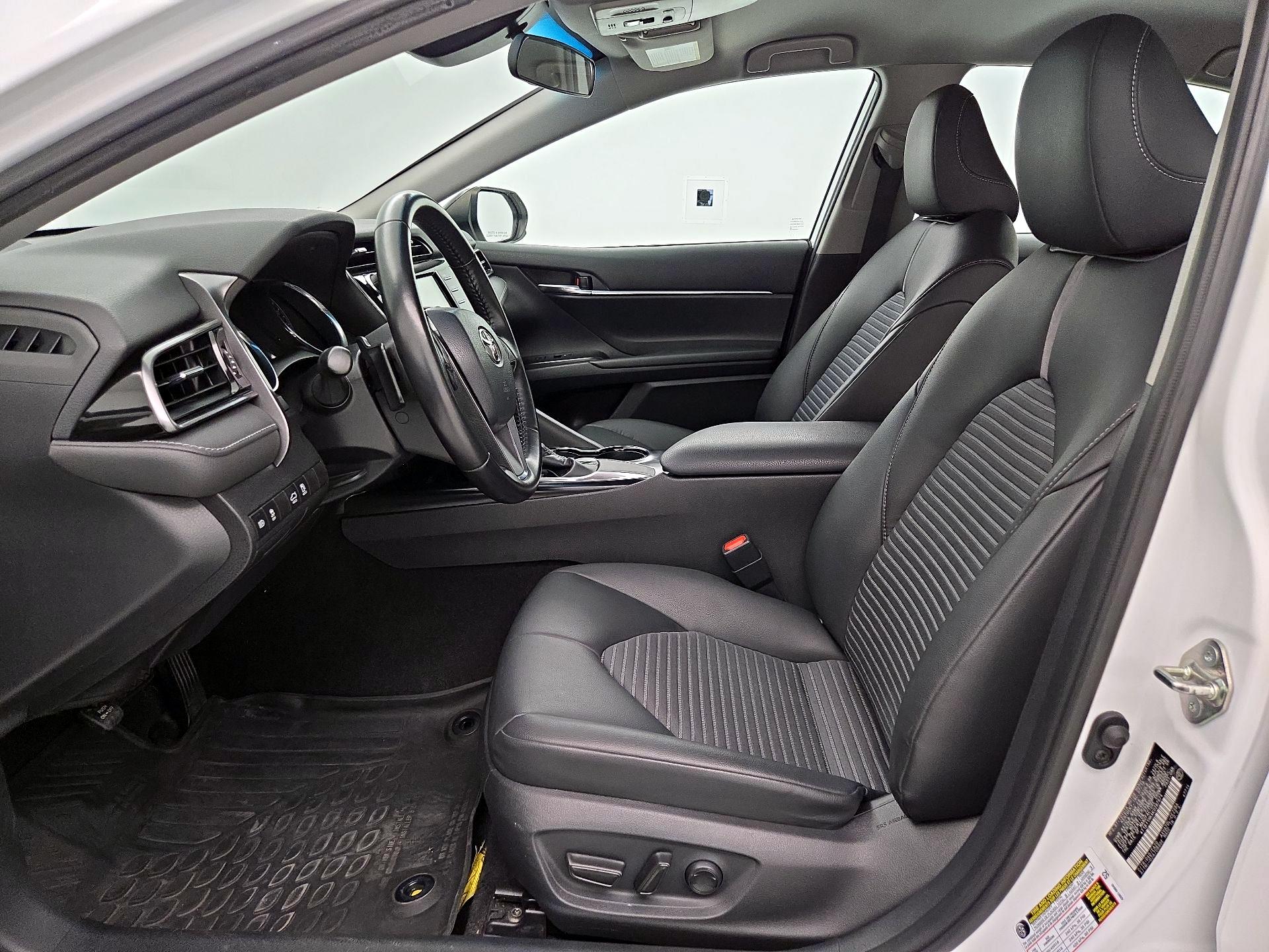 Thumbnail: 2019 Toyota Camry - 11