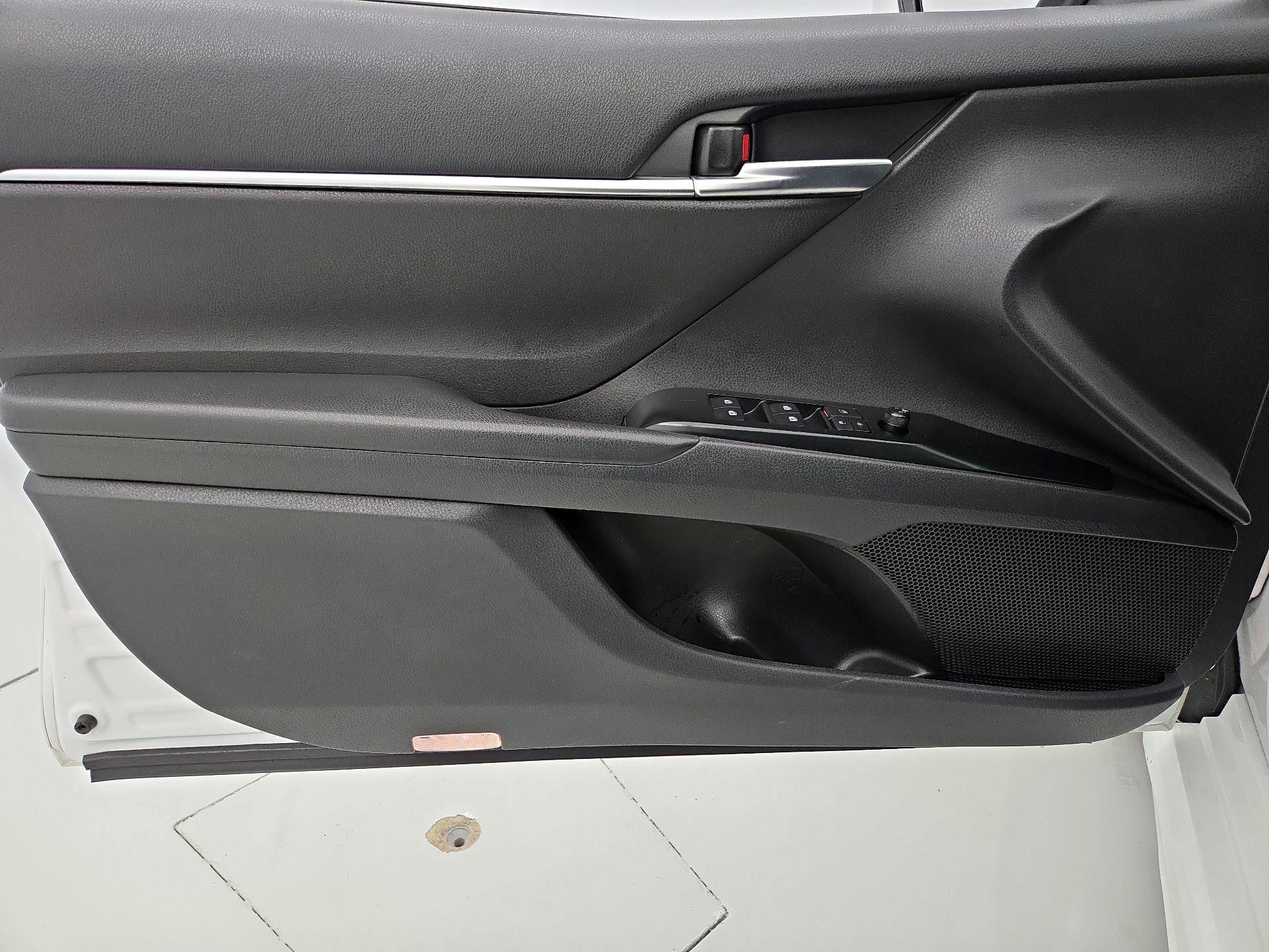 Thumbnail: 2019 Toyota Camry - 12