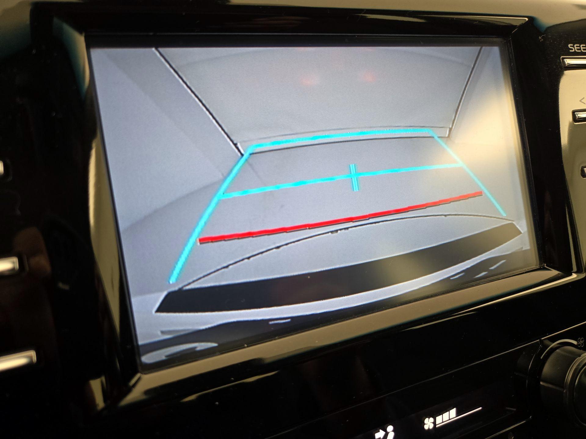 Thumbnail: 2019 Toyota Camry - 14