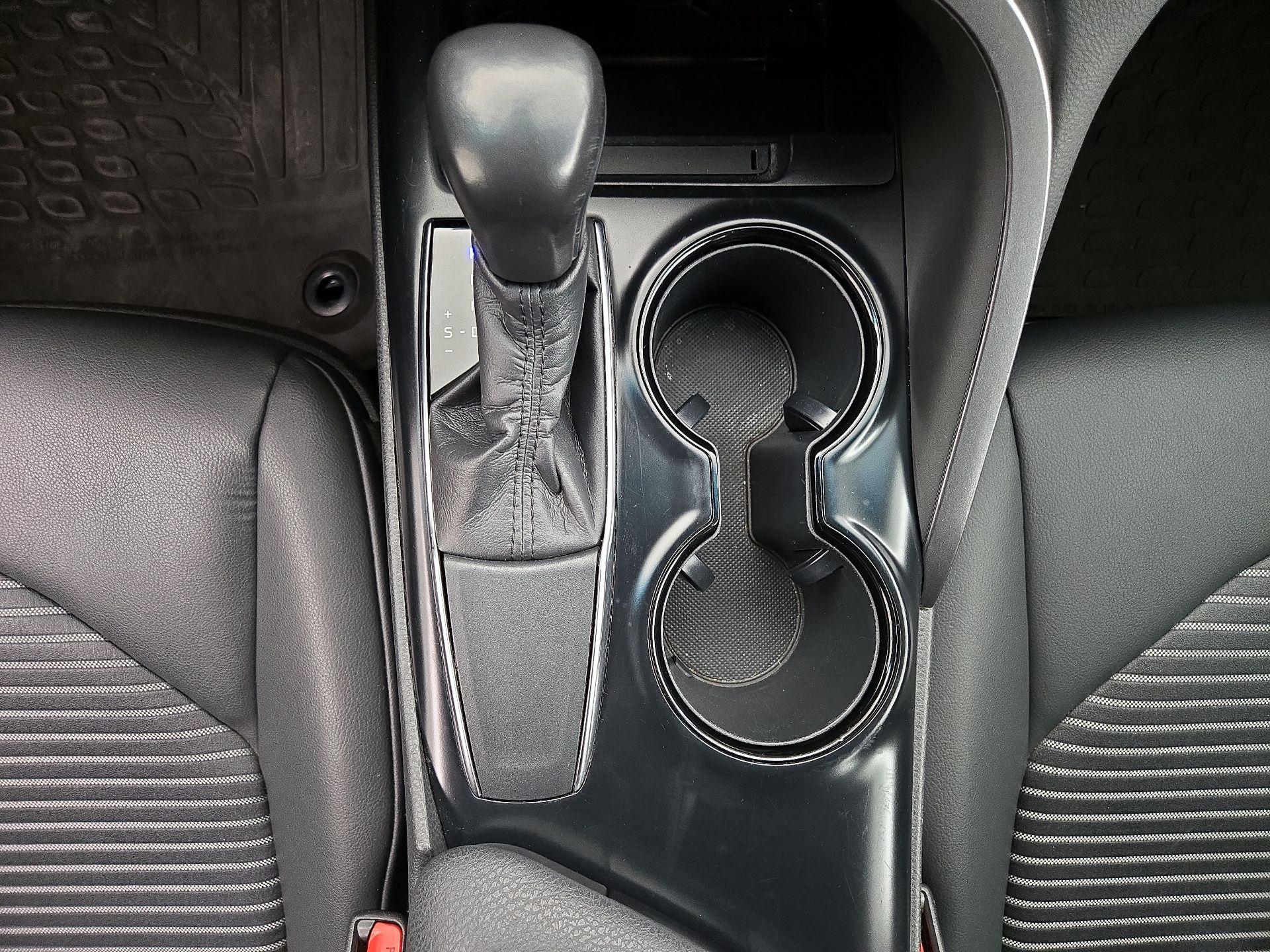 Thumbnail: 2019 Toyota Camry - 17