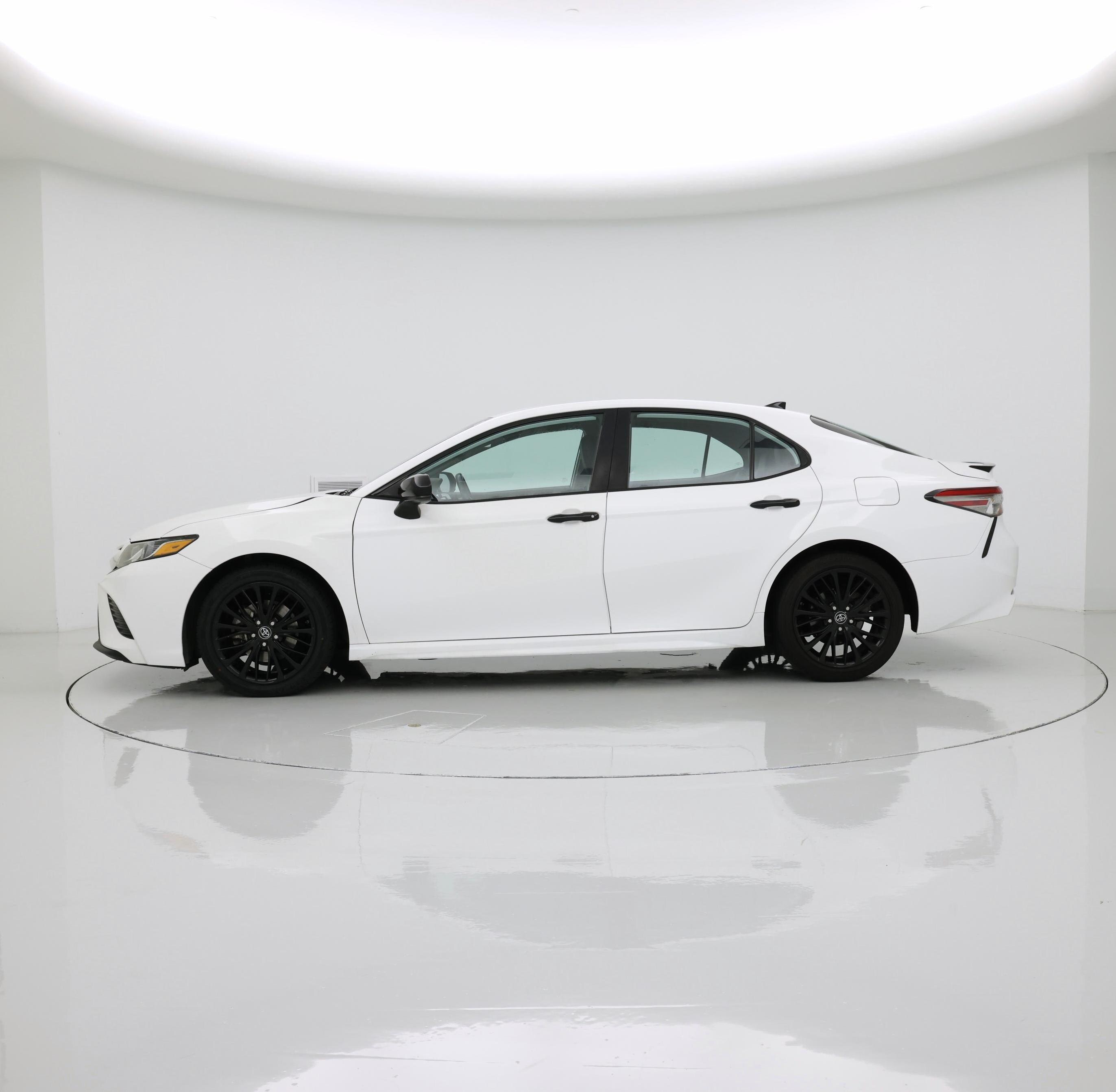 Thumbnail: 2019 Toyota Camry - 3