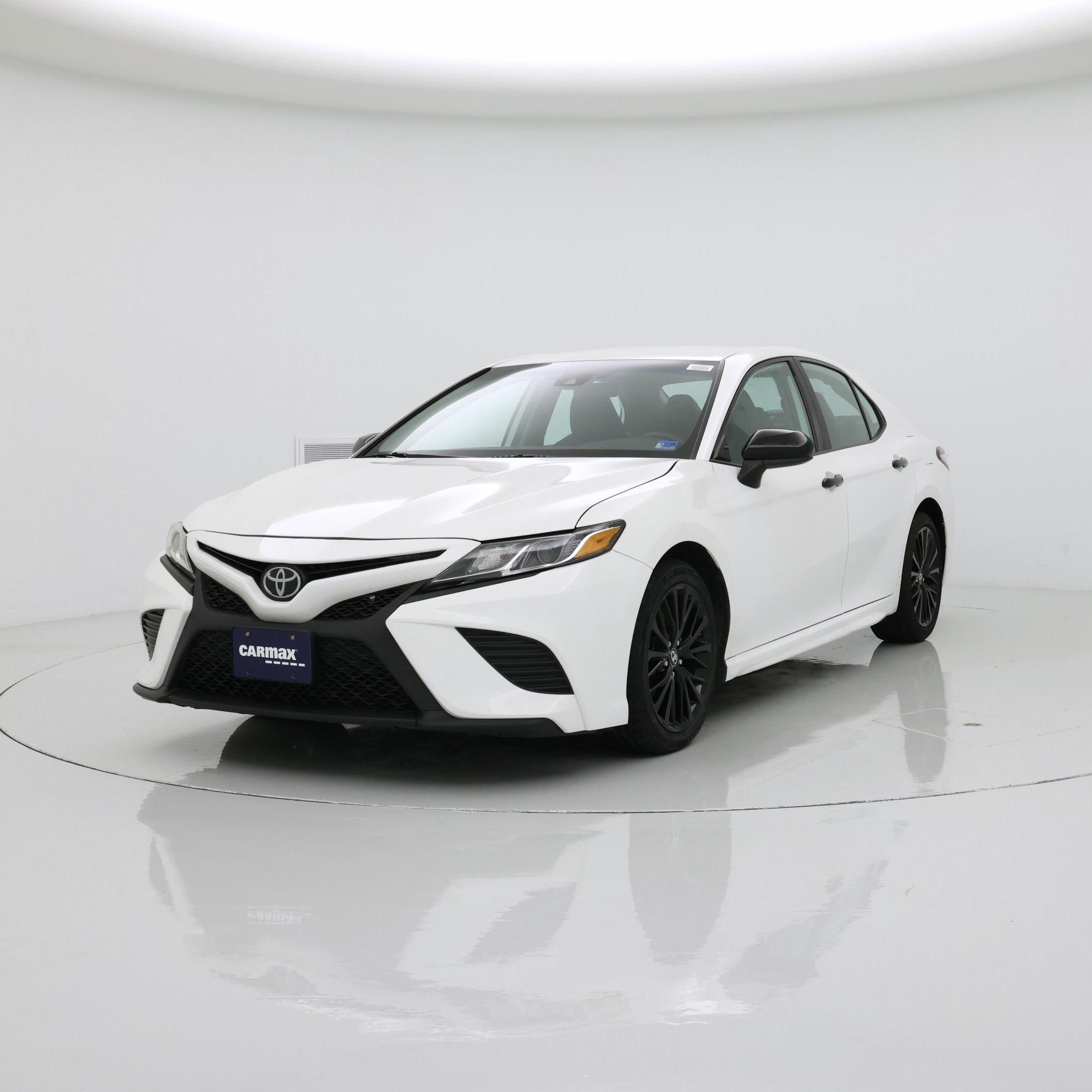 Thumbnail: 2019 Toyota Camry - 4