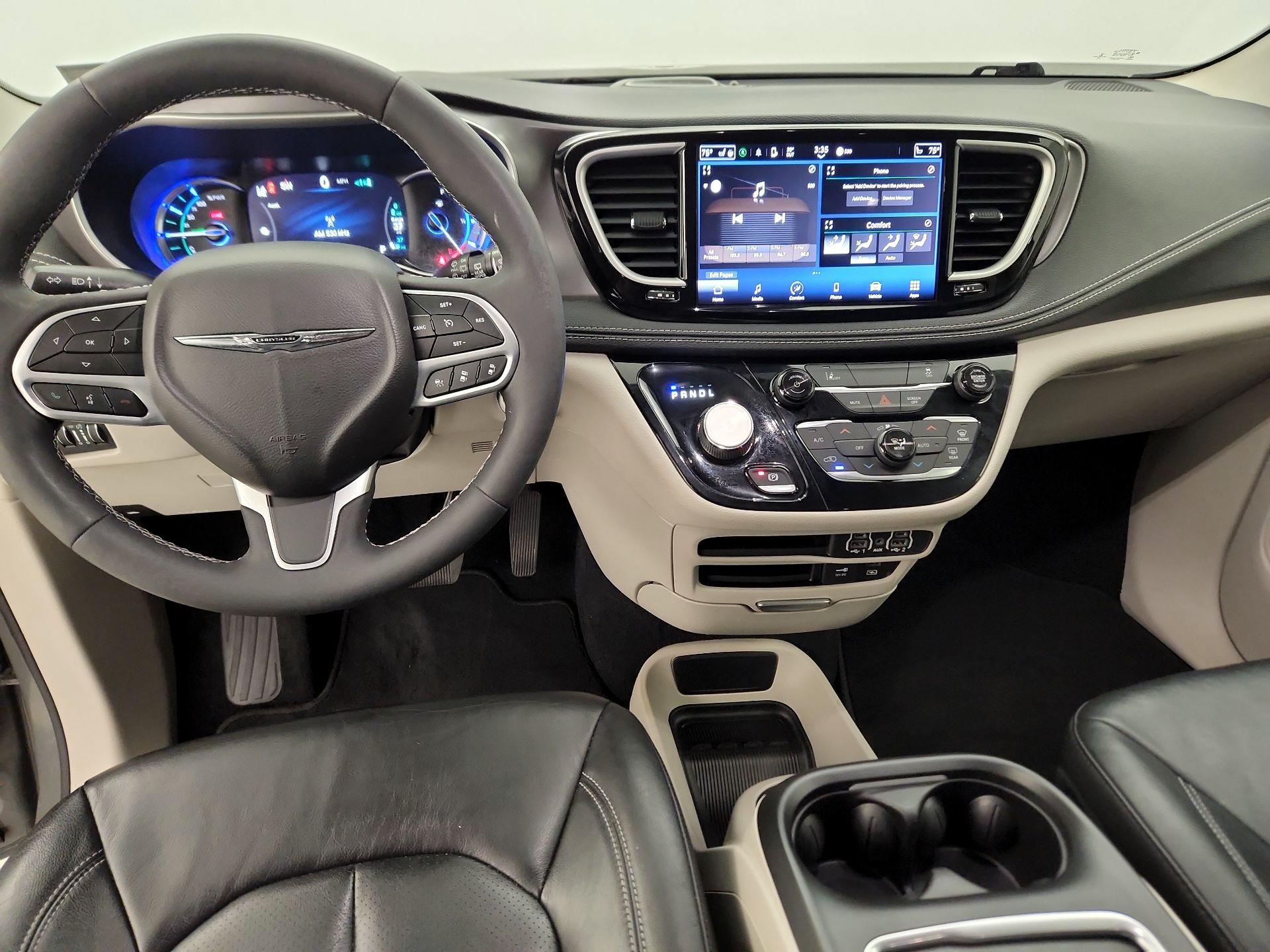 Thumbnail: 2022 Chrysler Pacifica - 9