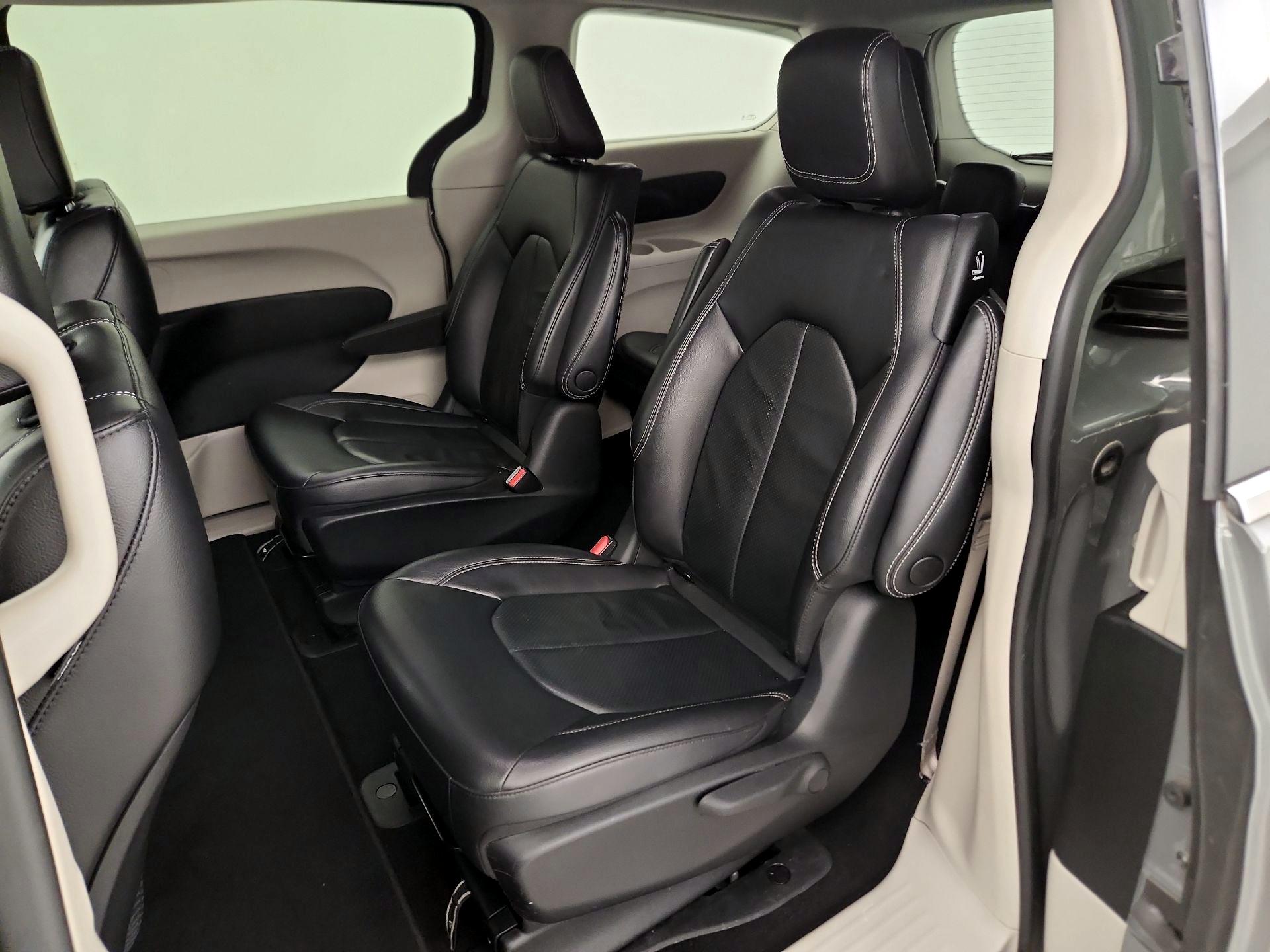 Thumbnail: 2022 Chrysler Pacifica - 19