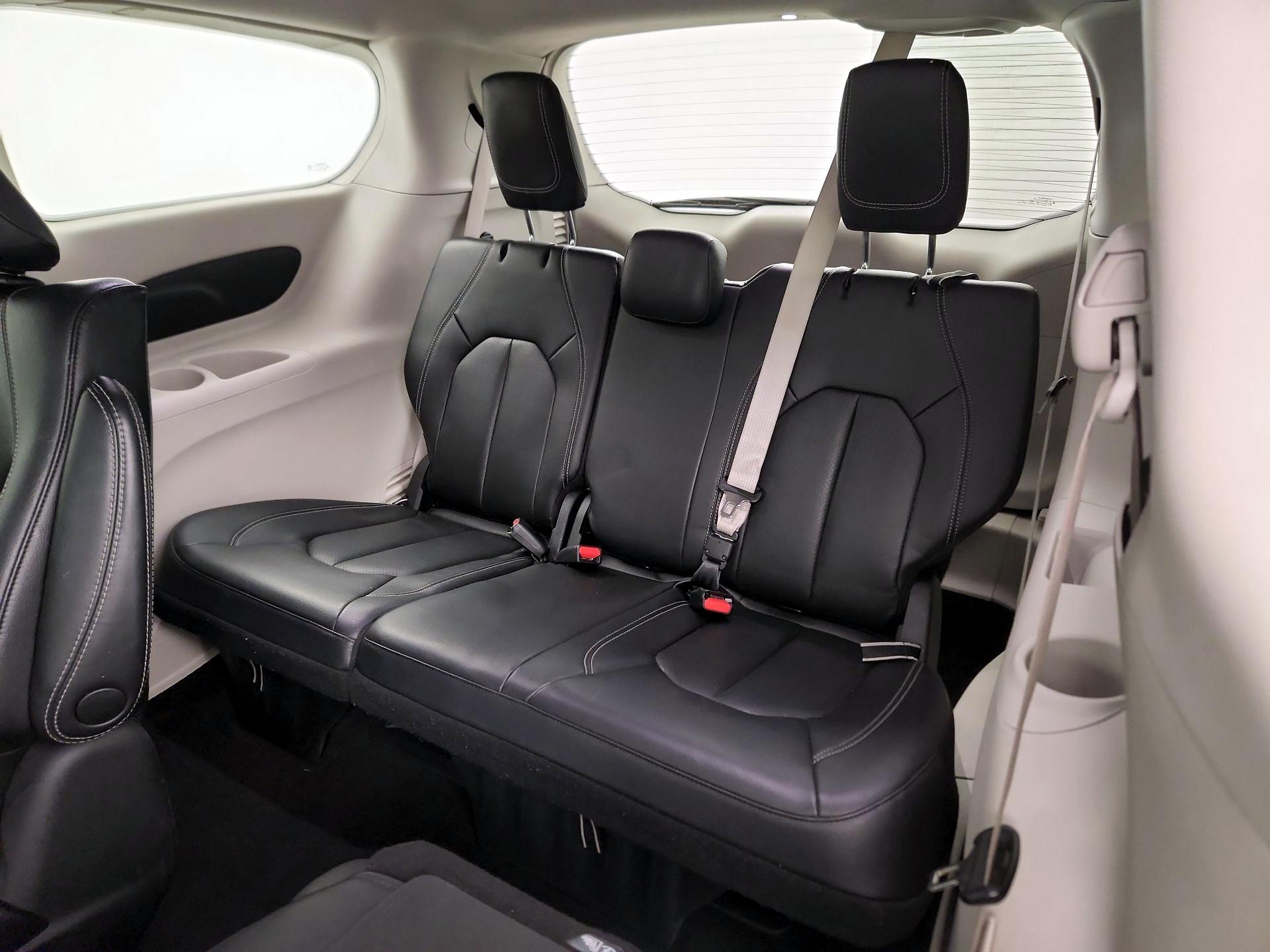 Thumbnail: 2022 Chrysler Pacifica - 20