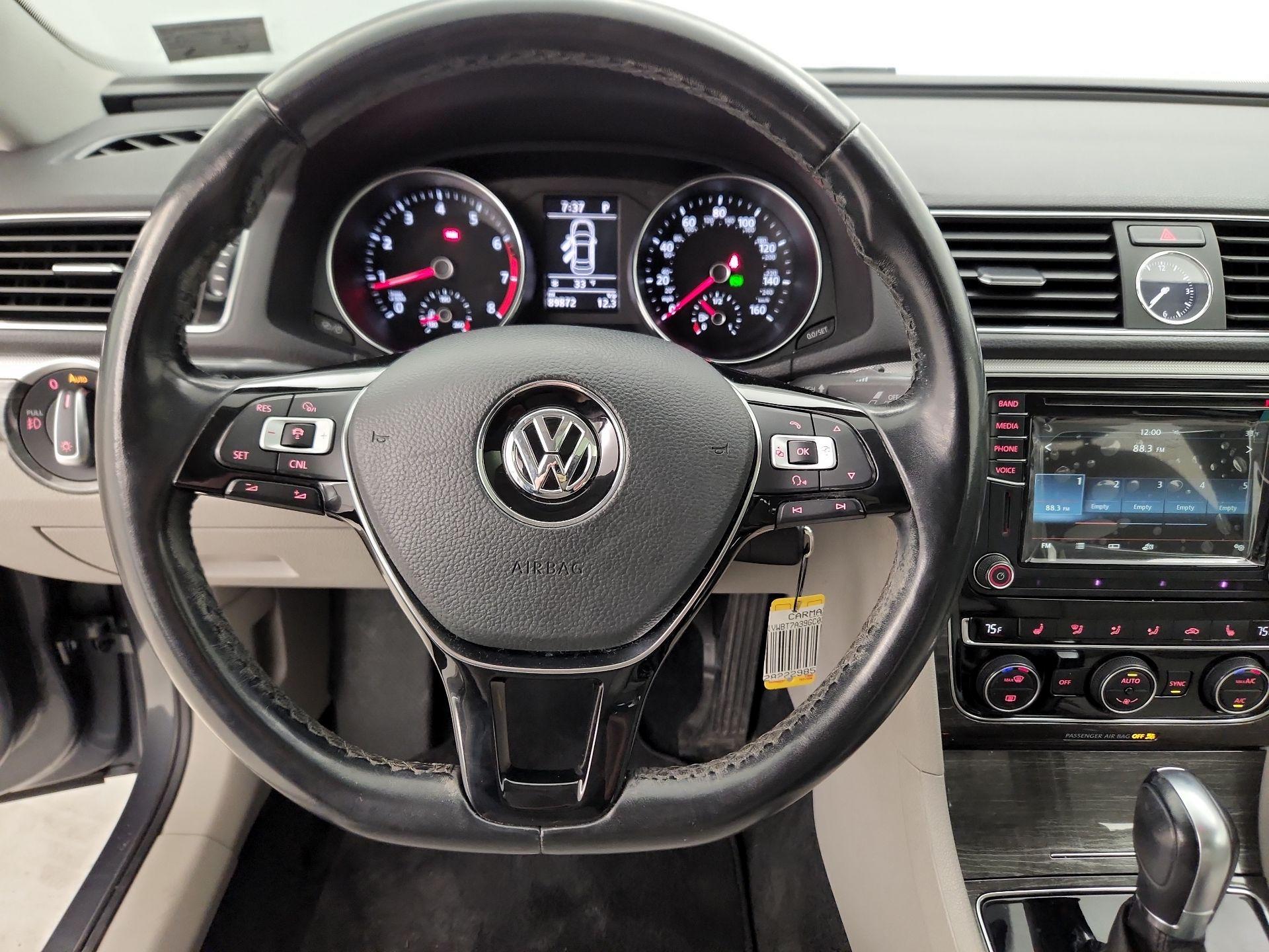 Thumbnail: 2016 Volkswagen Passat - 10