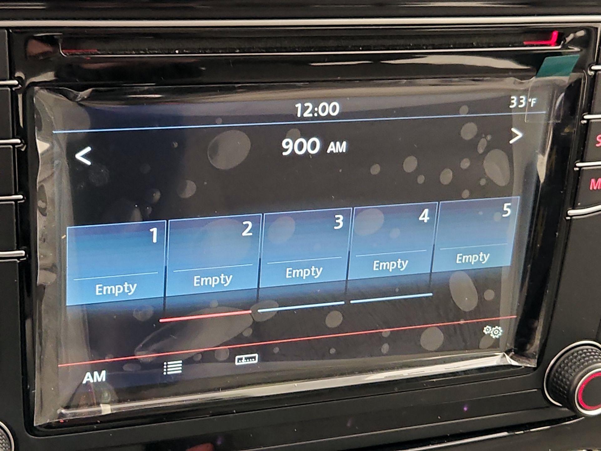 Thumbnail: 2016 Volkswagen Passat - 15