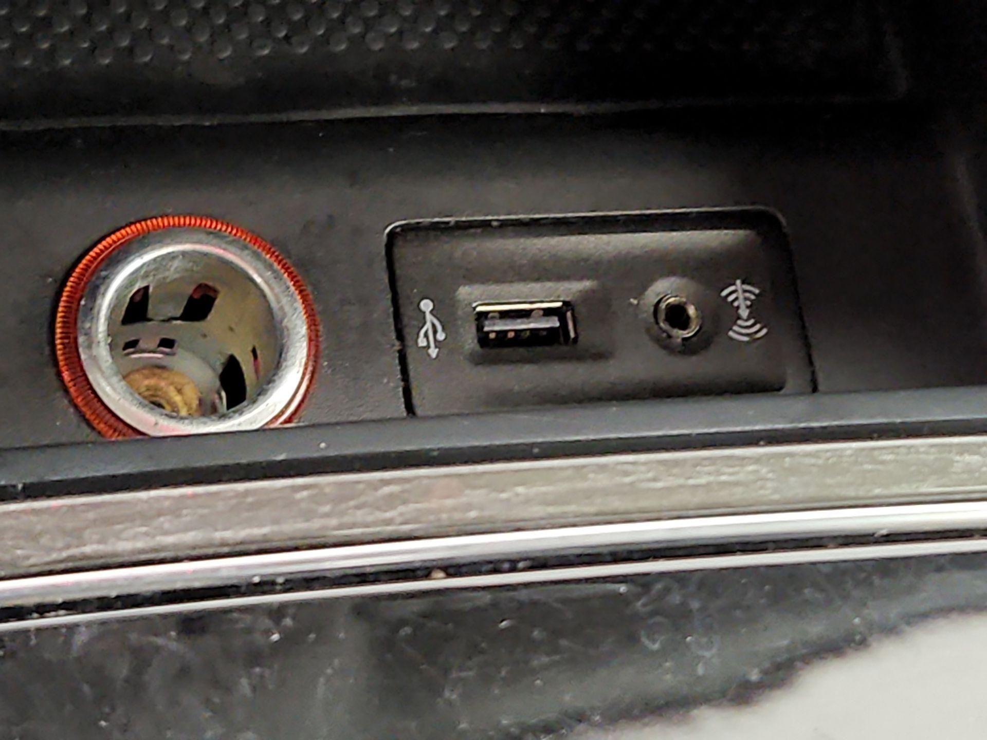 Thumbnail: 2016 Volkswagen Passat - 18