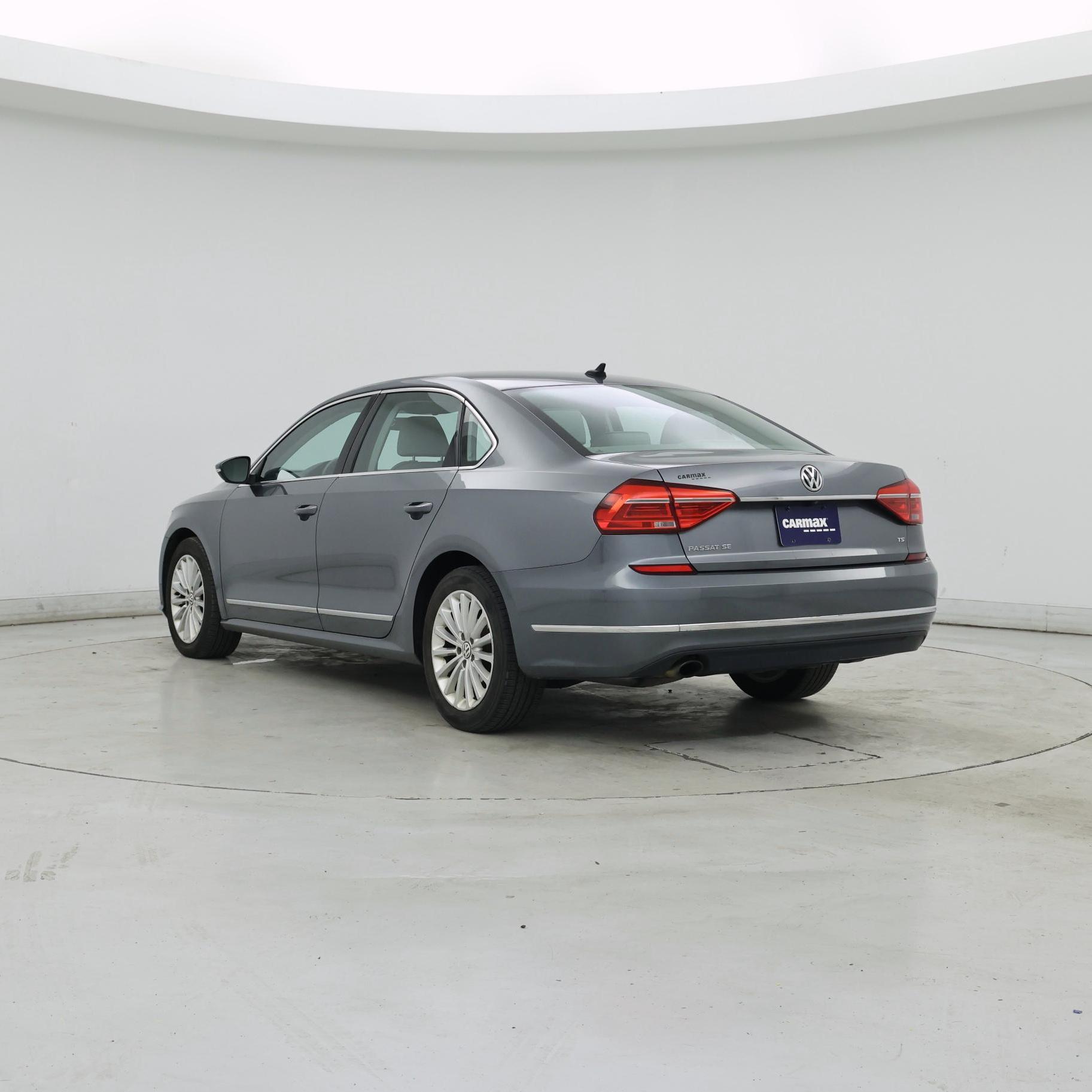 Thumbnail: 2016 Volkswagen Passat - 2