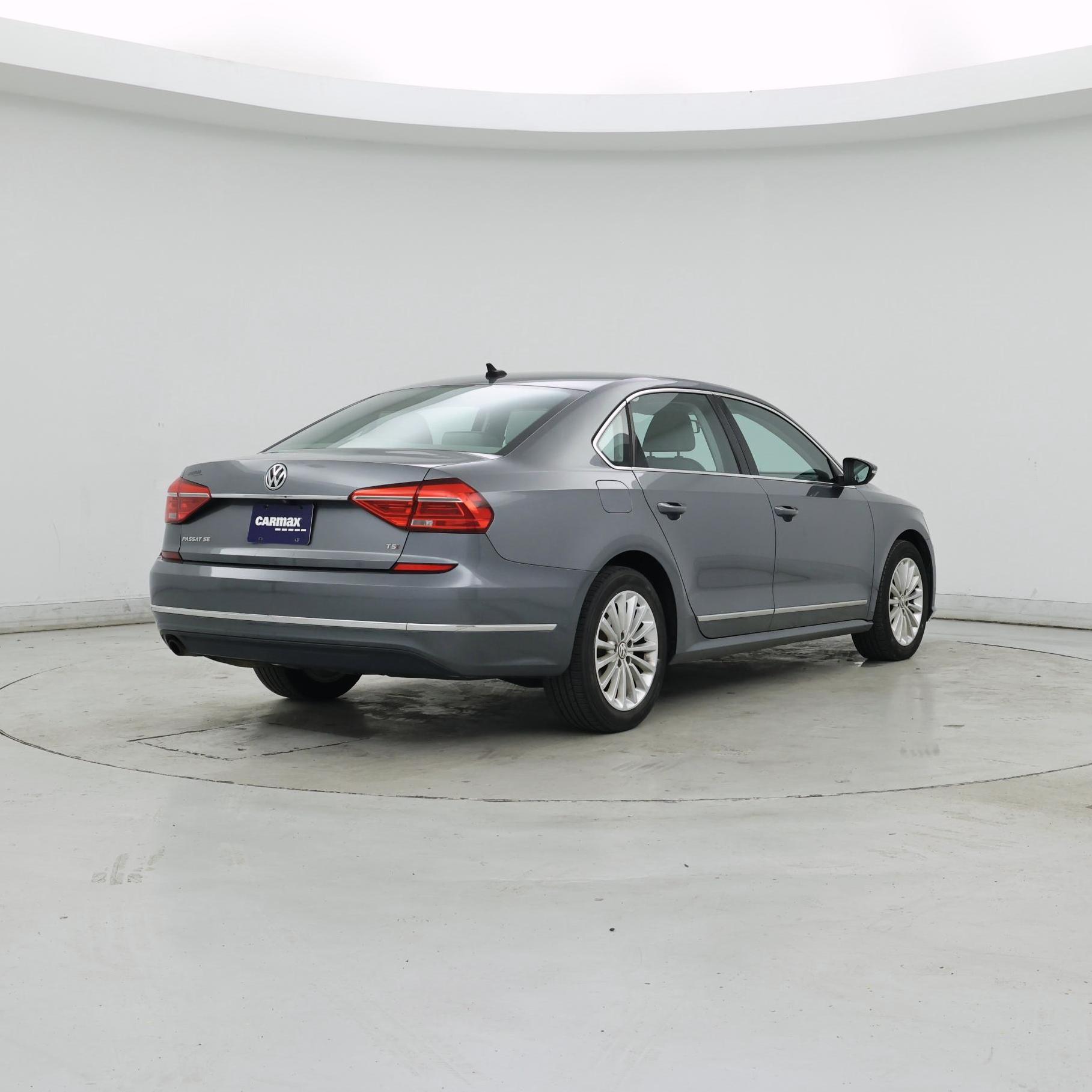 Thumbnail: 2016 Volkswagen Passat - 8