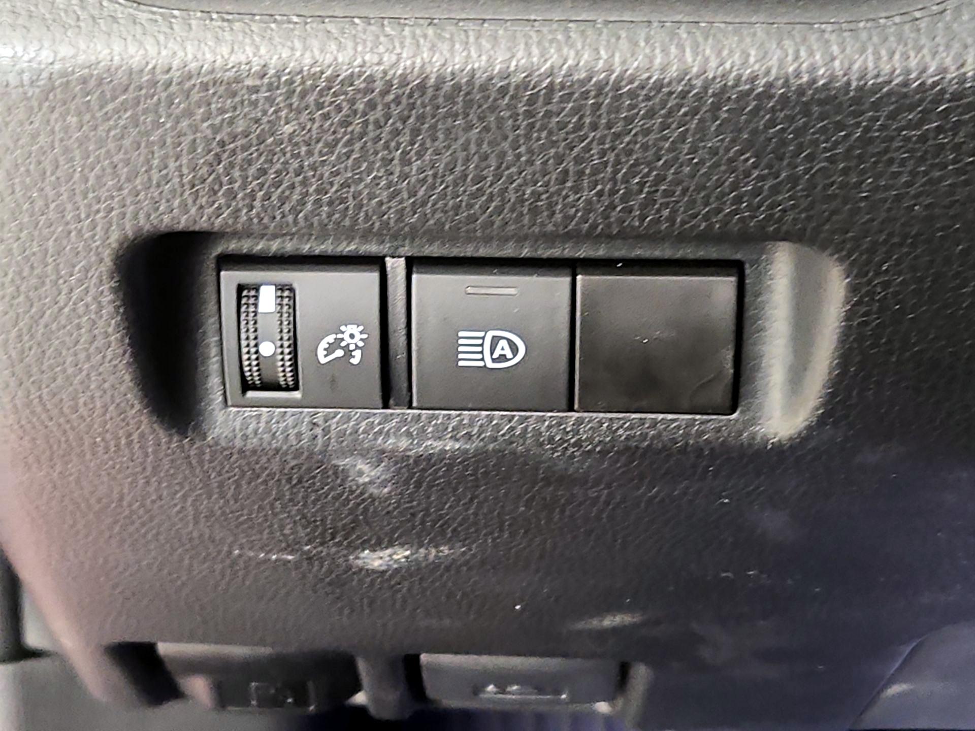 Thumbnail: 2023 Toyota RAV4 - 13