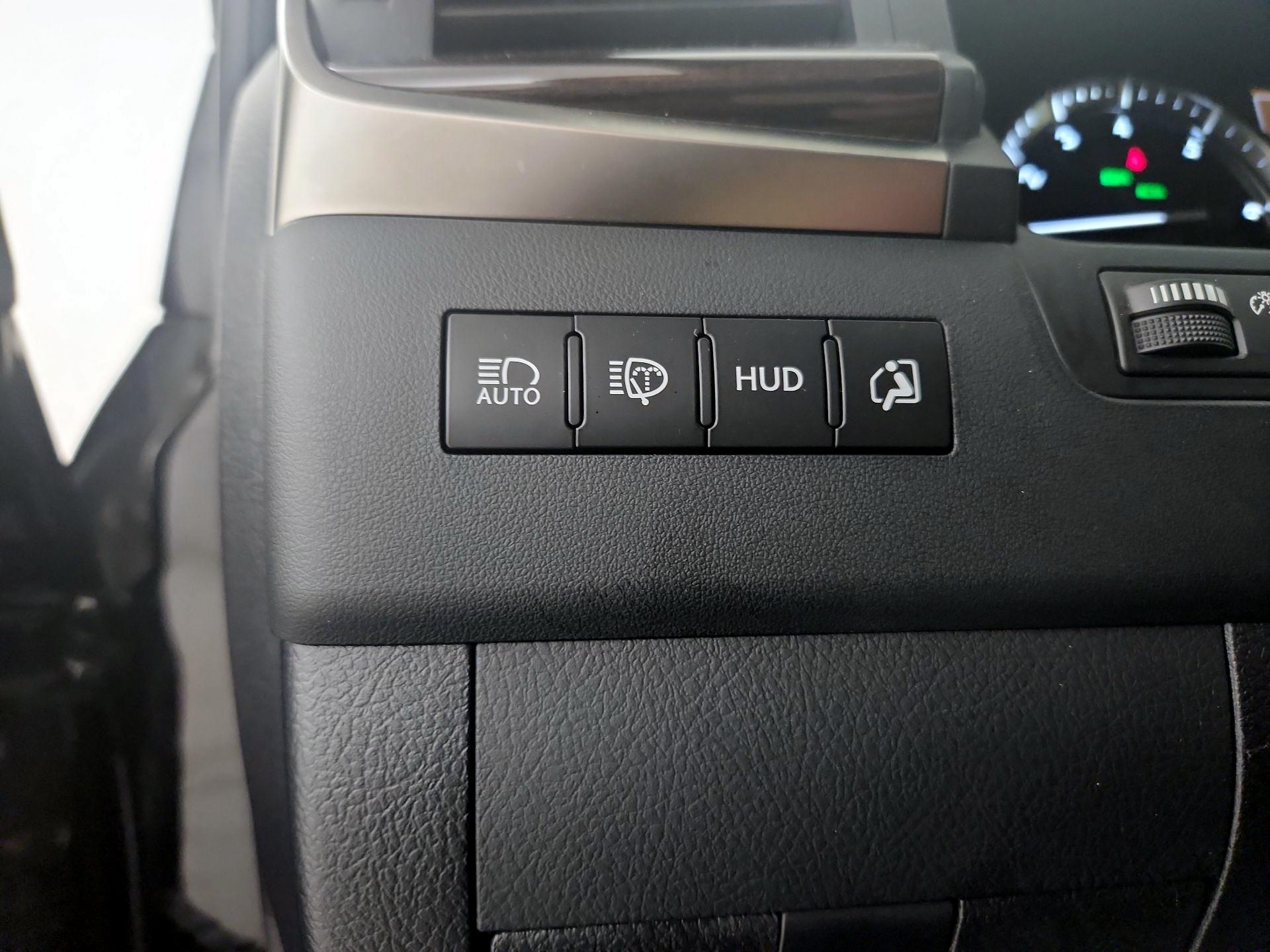 Thumbnail: 2020 Lexus LX - 13