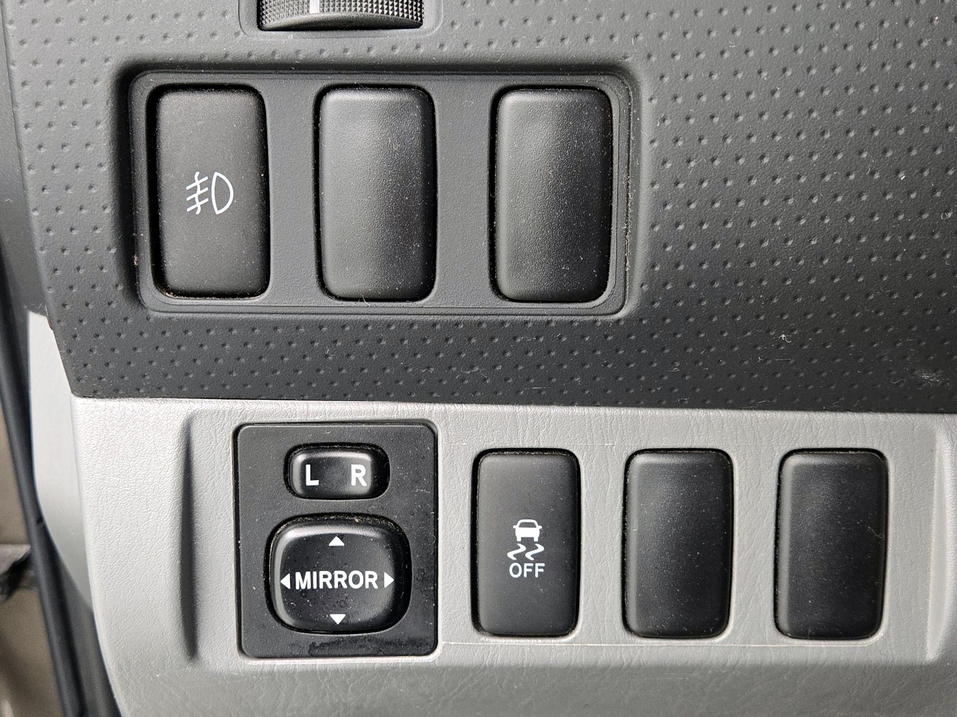 Thumbnail: 2014 Toyota Tacoma - 13