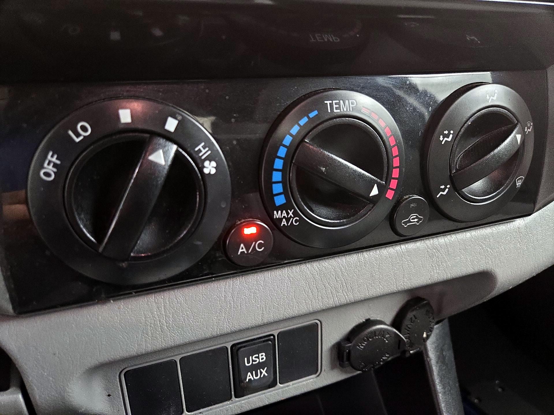 Thumbnail: 2014 Toyota Tacoma - 16