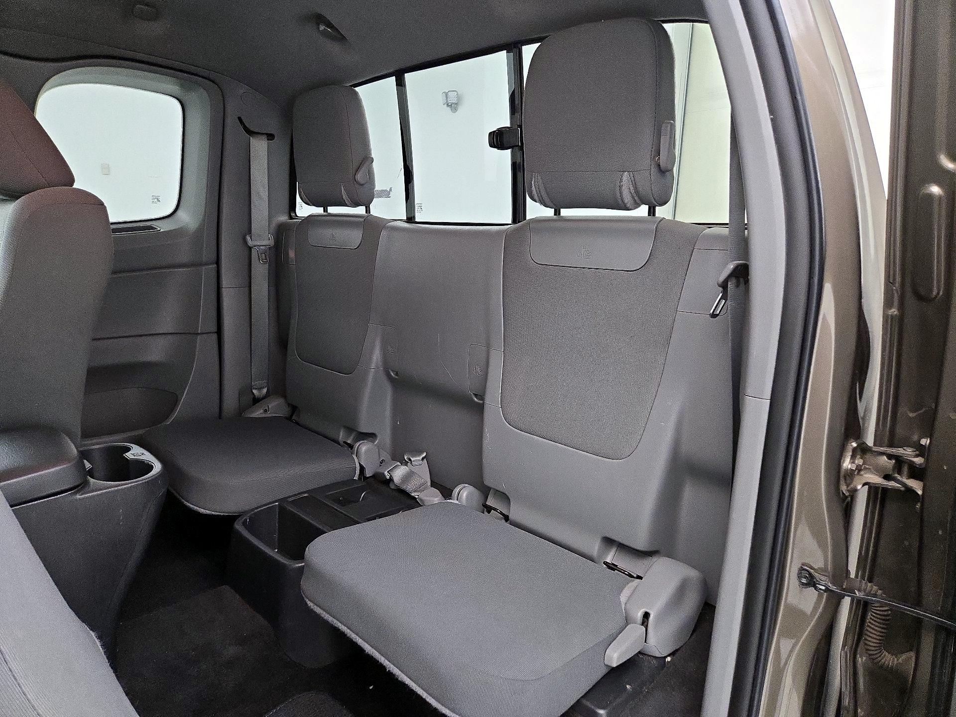 Thumbnail: 2014 Toyota Tacoma - 19