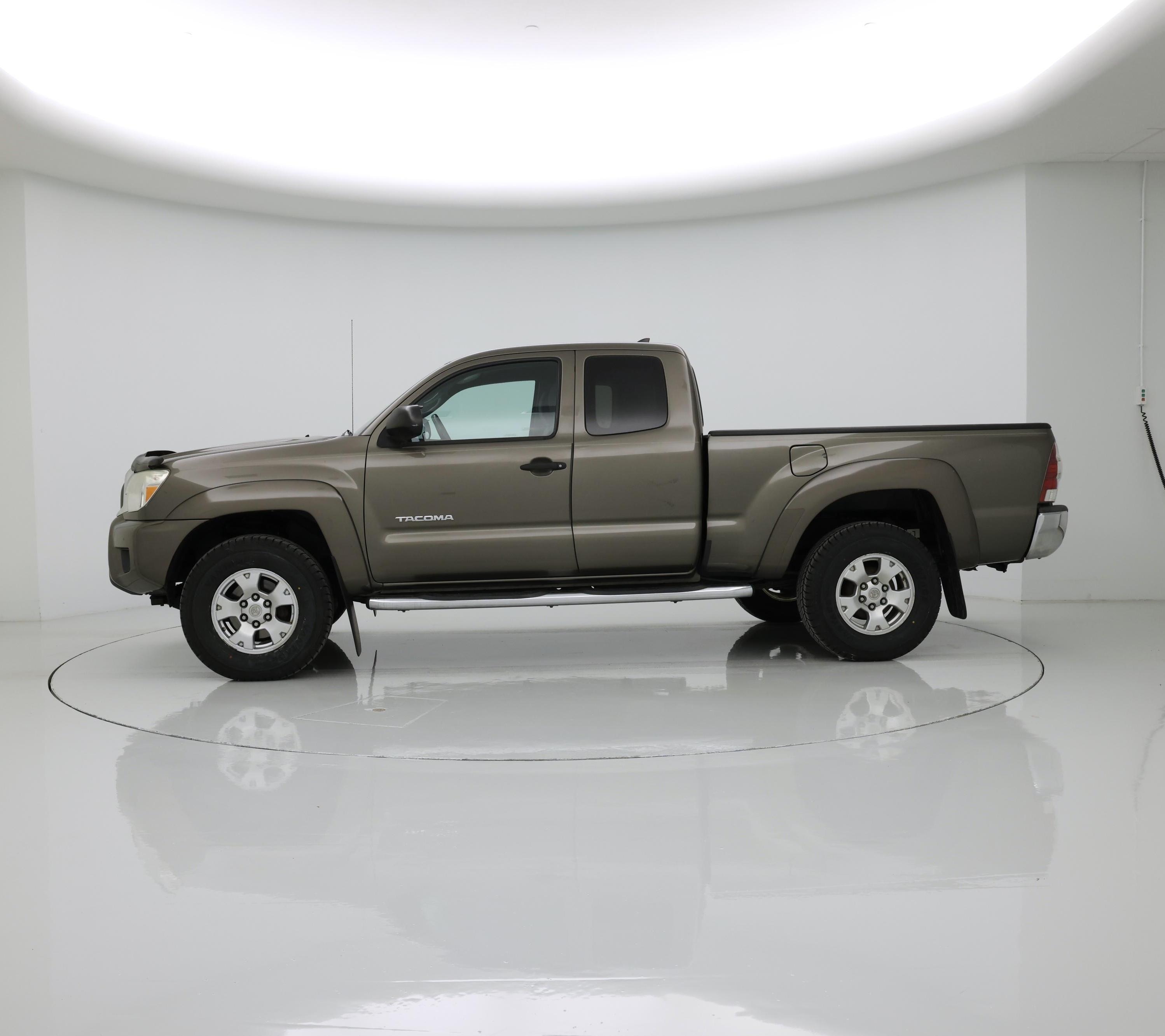 Thumbnail: 2014 Toyota Tacoma - 3
