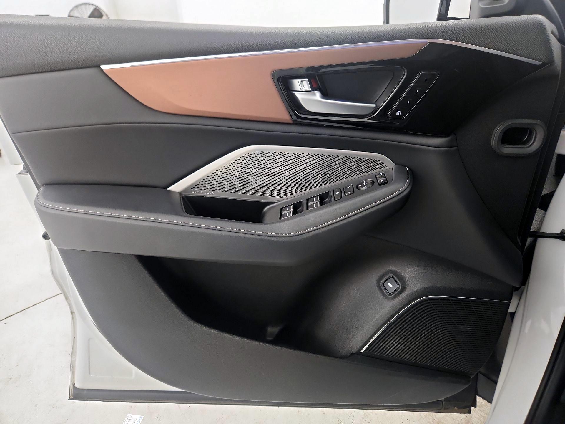 Thumbnail: 2022 Acura MDX - 12