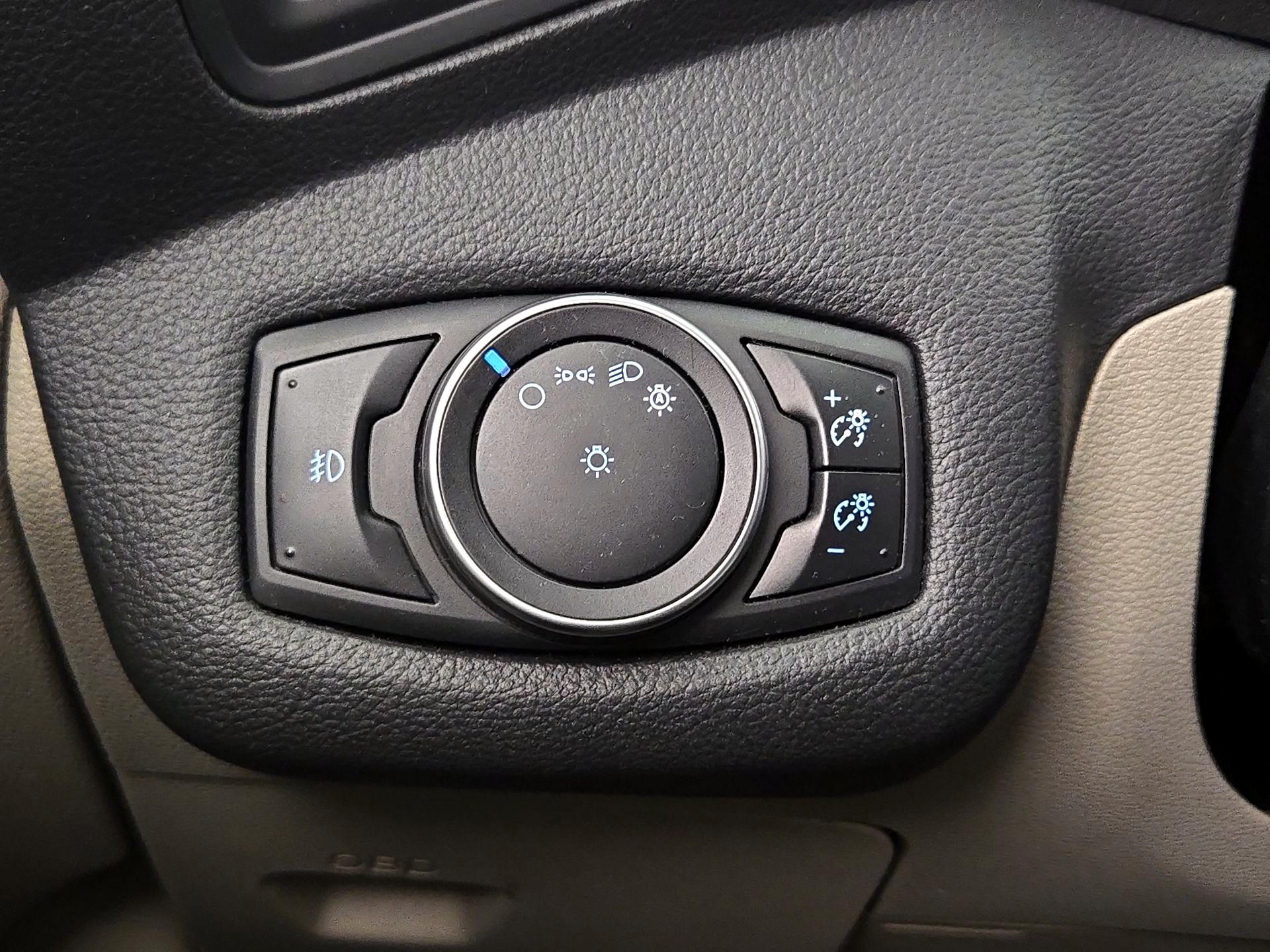 Thumbnail: 2015 Ford Escape - 13