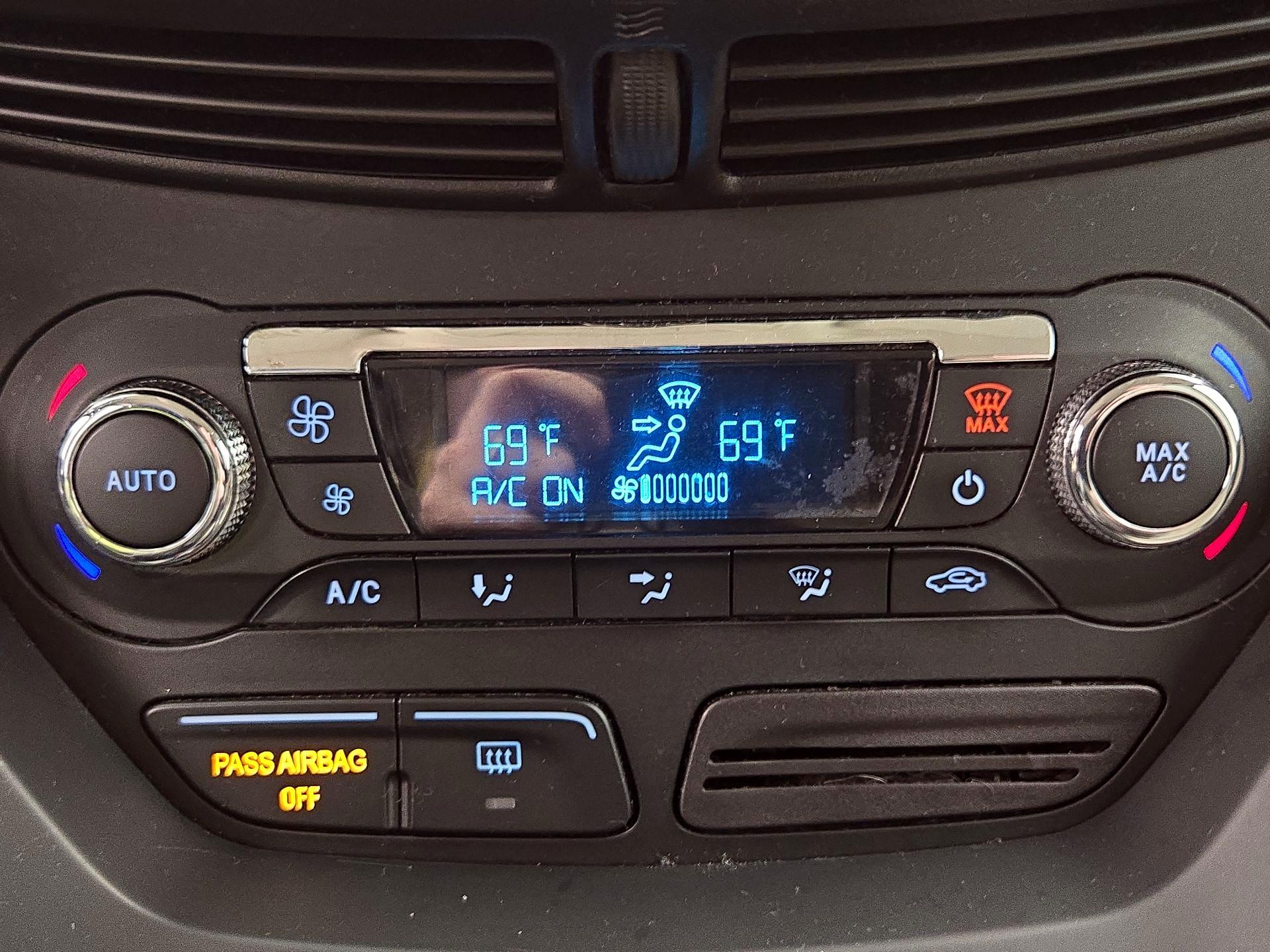 Thumbnail: 2015 Ford Escape - 16