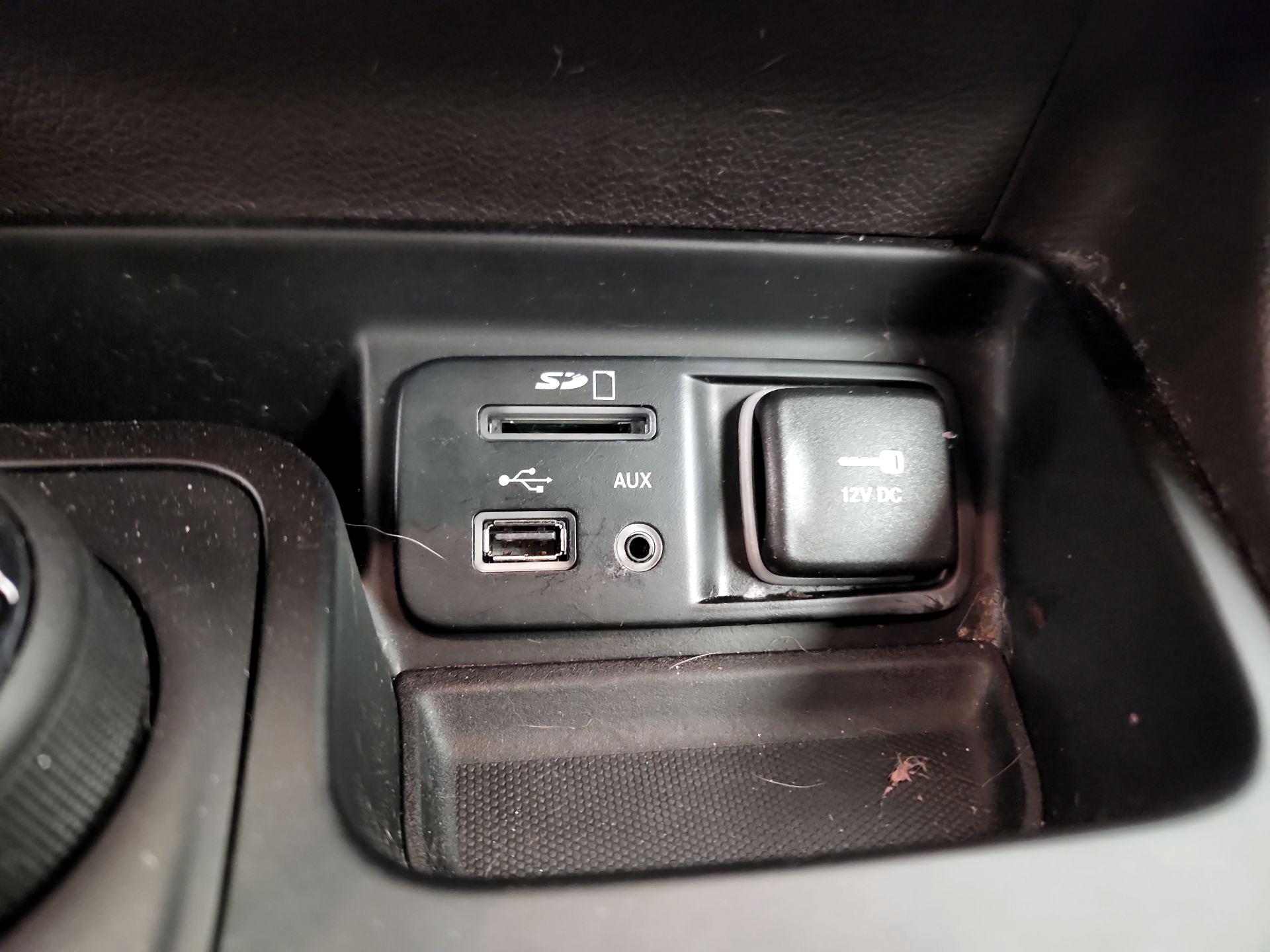 Thumbnail: 2016 Jeep Cherokee - 18