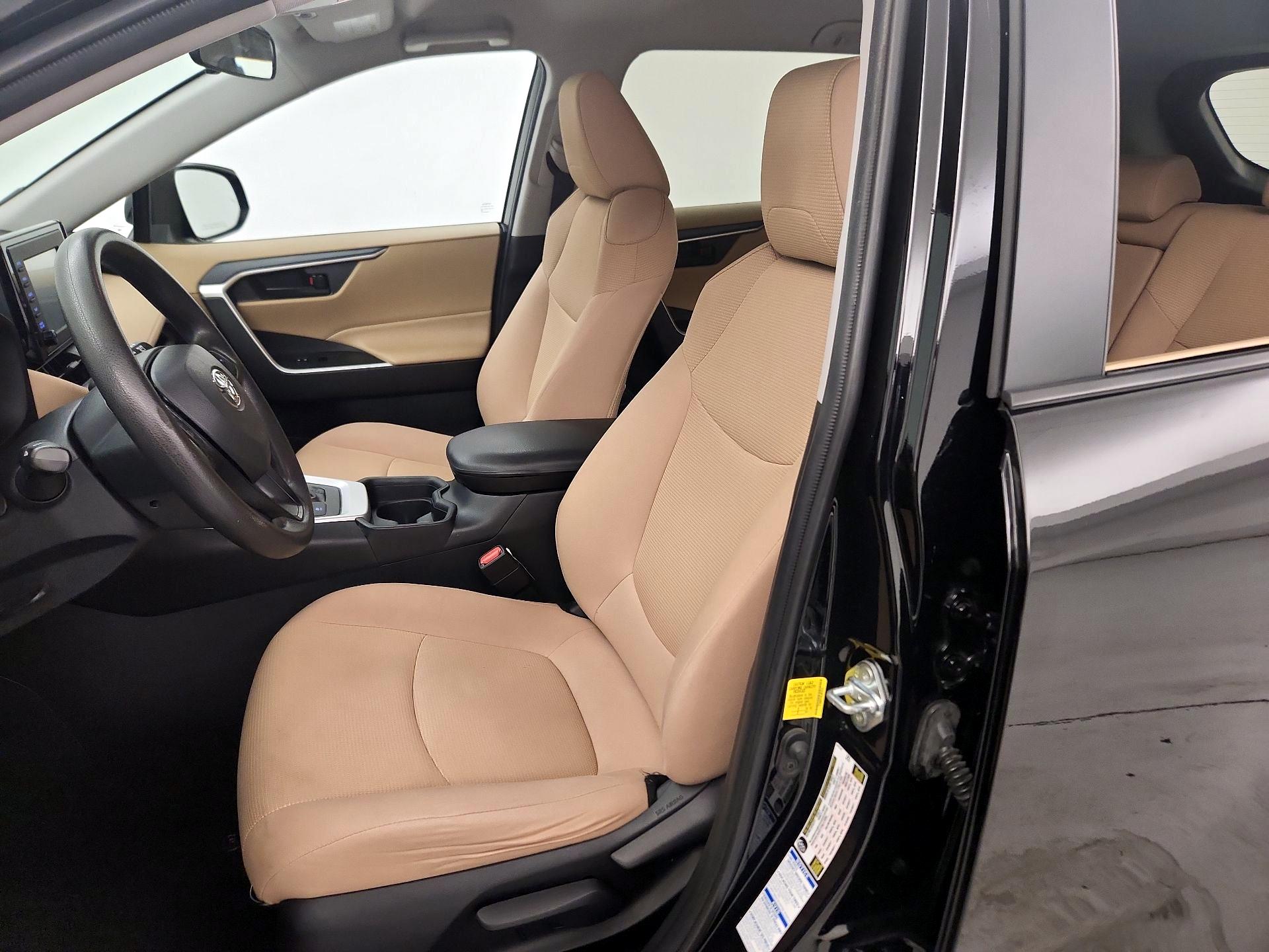 Thumbnail: 2020 Toyota RAV4 - 11