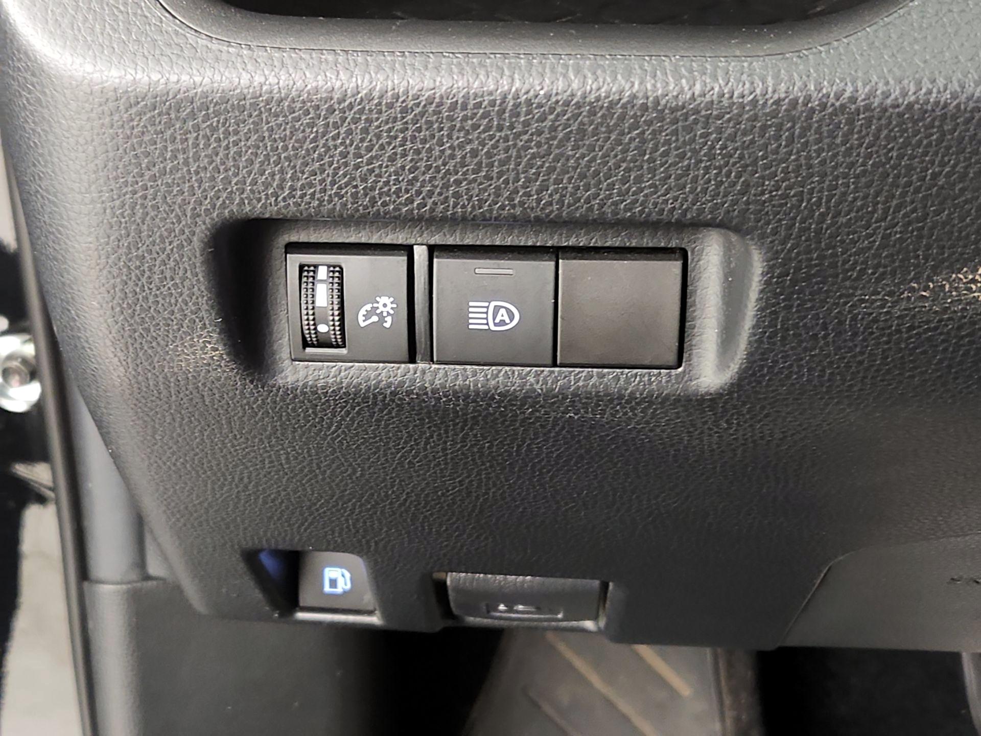 Thumbnail: 2020 Toyota RAV4 - 13