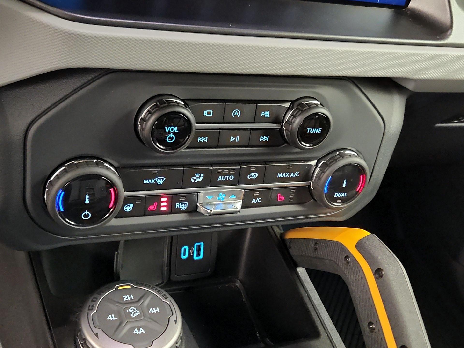 Thumbnail: 2022 Ford Bronco - 17