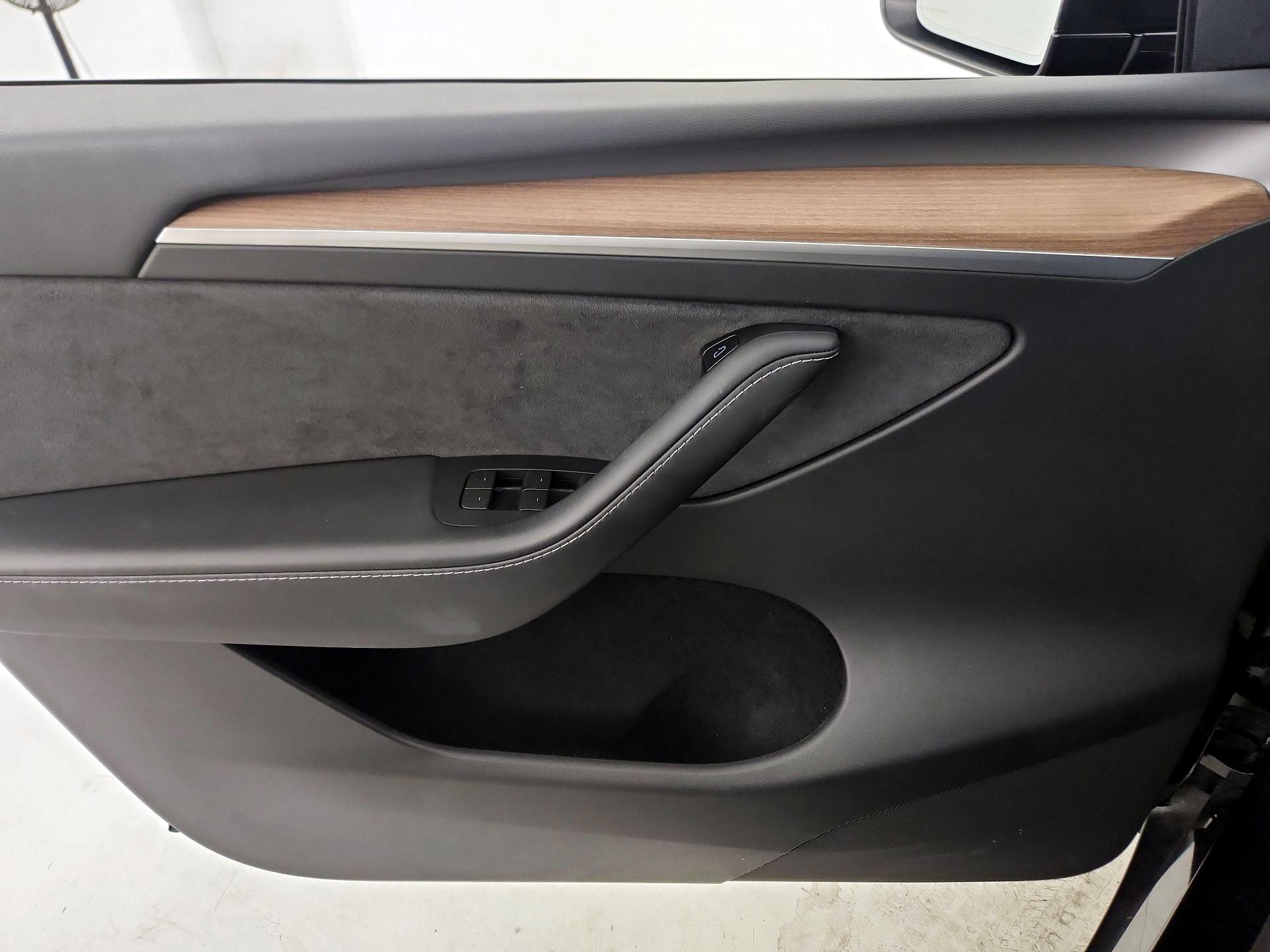 Thumbnail: 2023 Tesla Model Y - 12