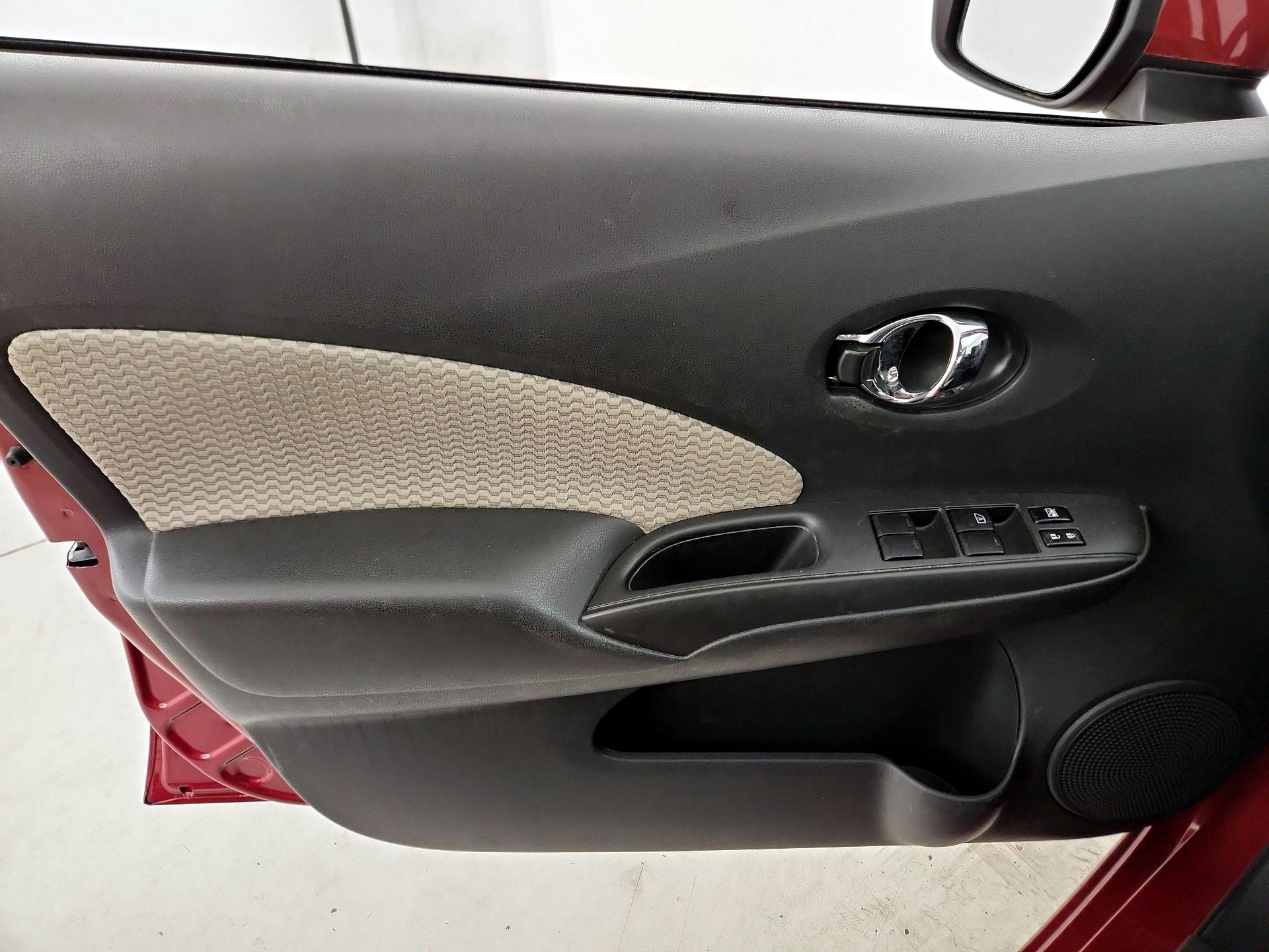 Thumbnail: 2015 Nissan Versa Note - 12