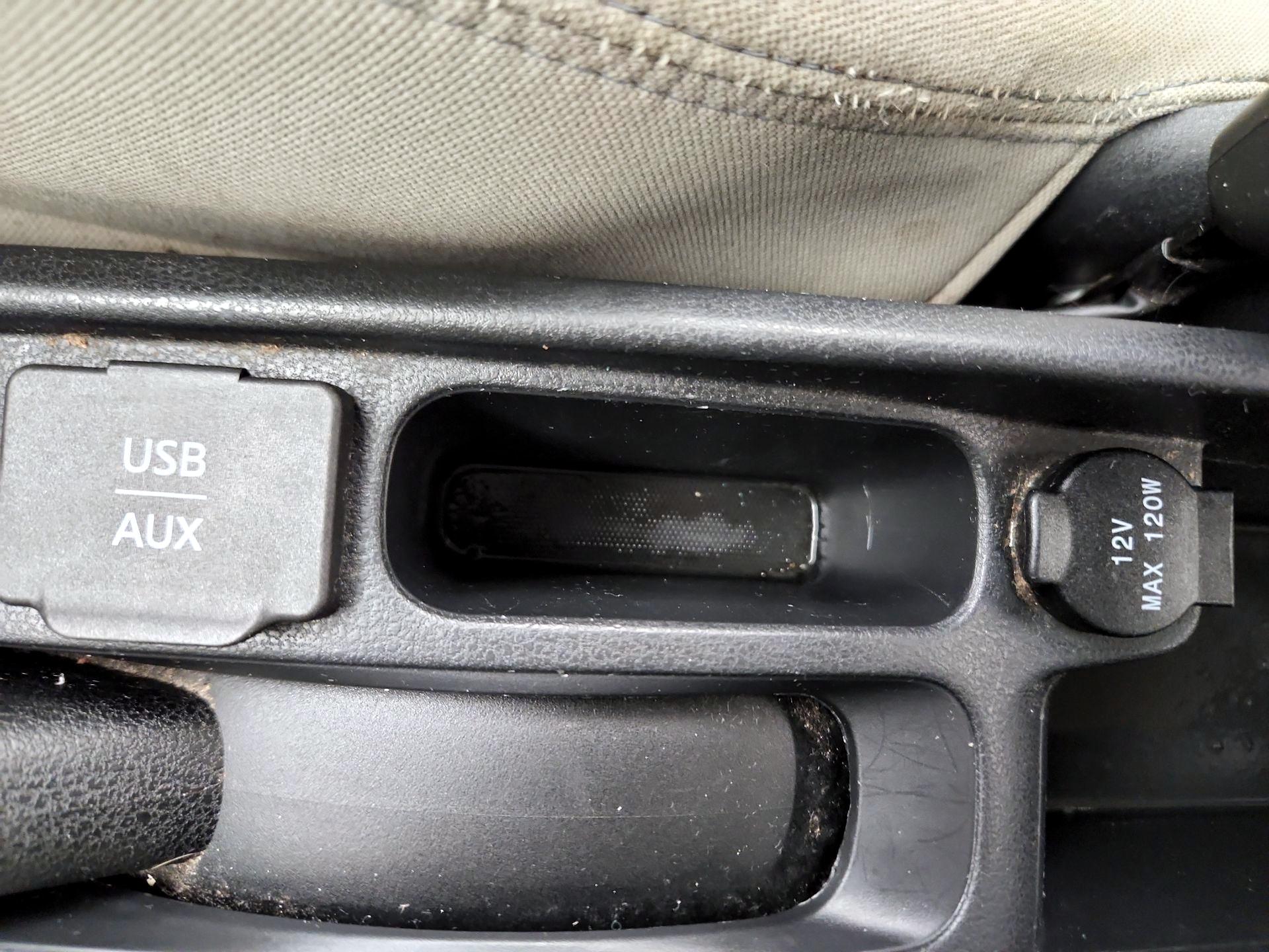 Thumbnail: 2015 Nissan Versa Note - 19