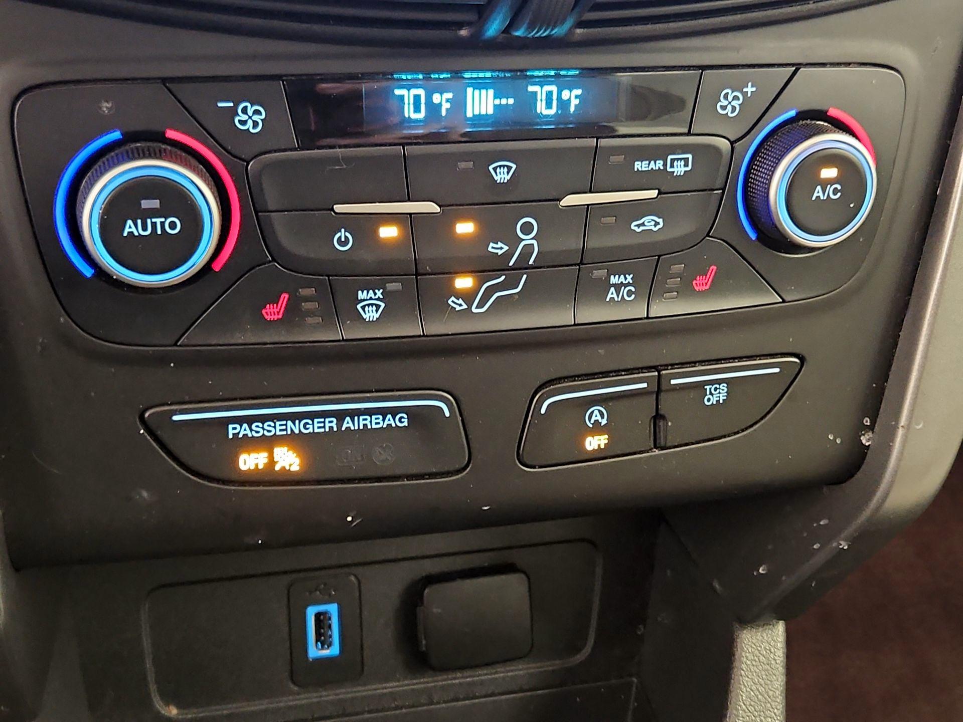 Thumbnail: 2018 Ford Escape - 17