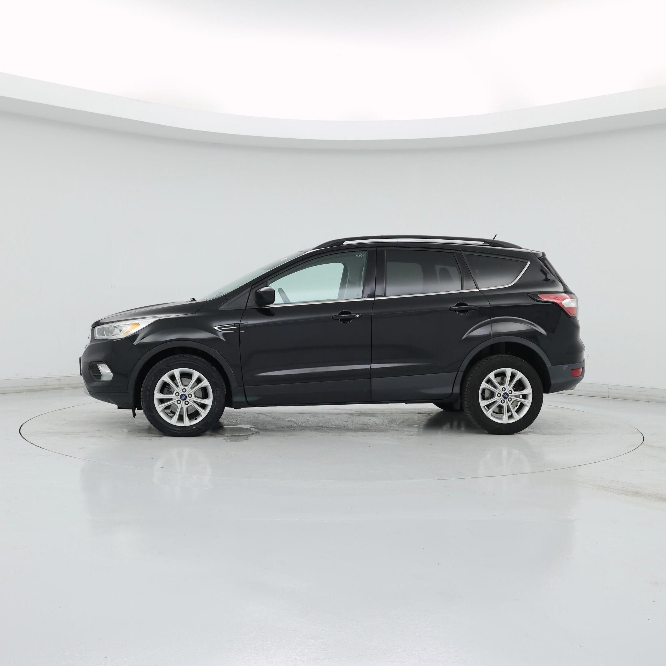 Thumbnail: 2018 Ford Escape - 3