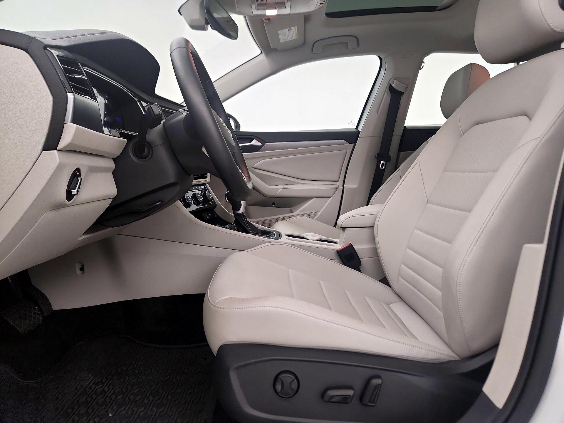 Thumbnail: 2023 Volkswagen Jetta - 11