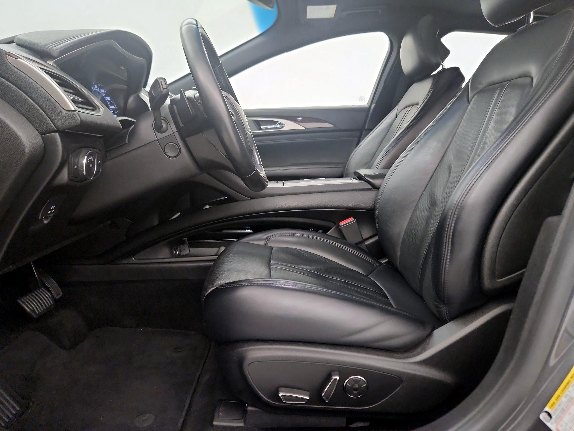 Thumbnail: 2019 Lincoln MKZ - 11