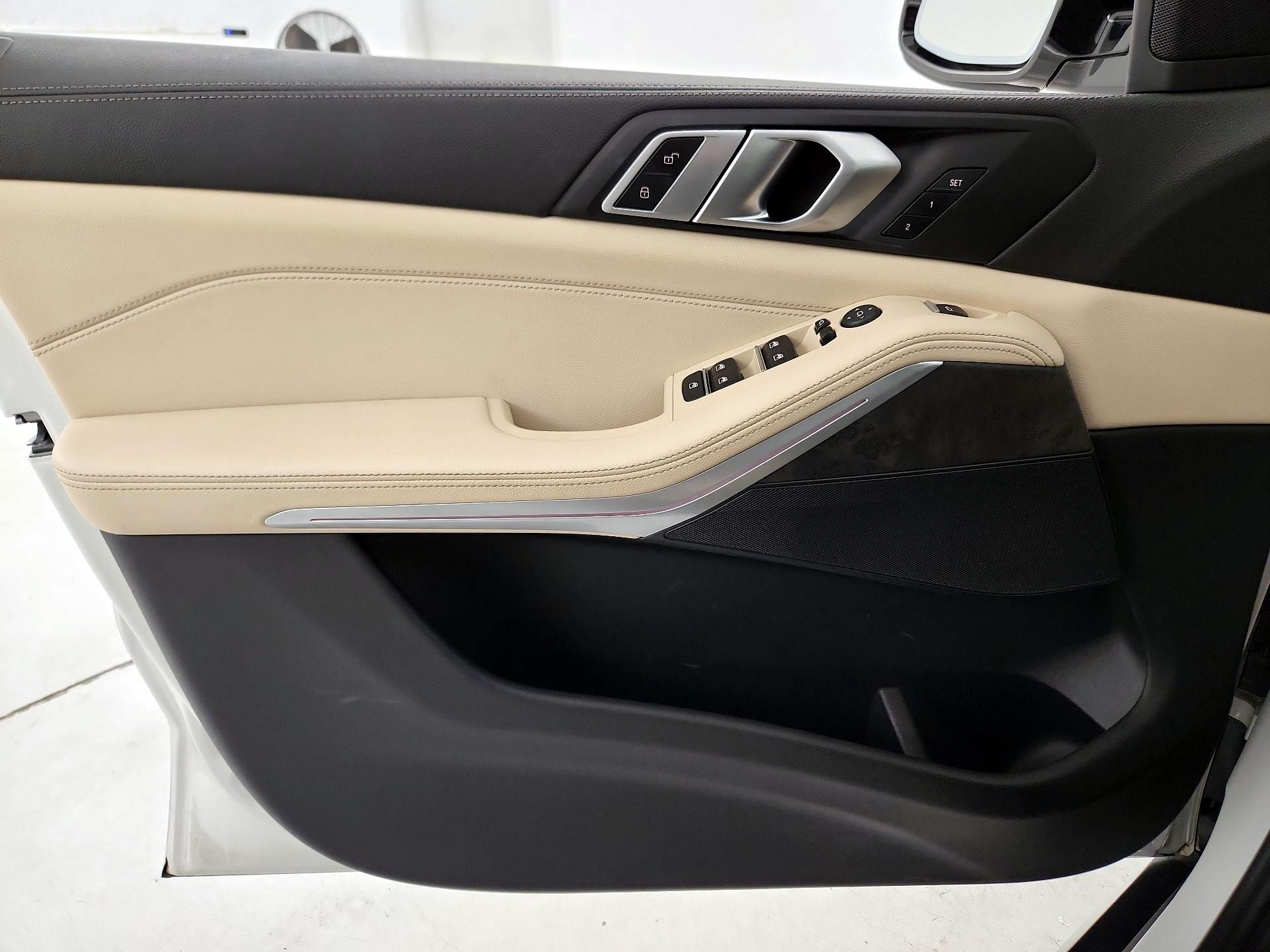 Thumbnail: 2022 BMW X5 - 12