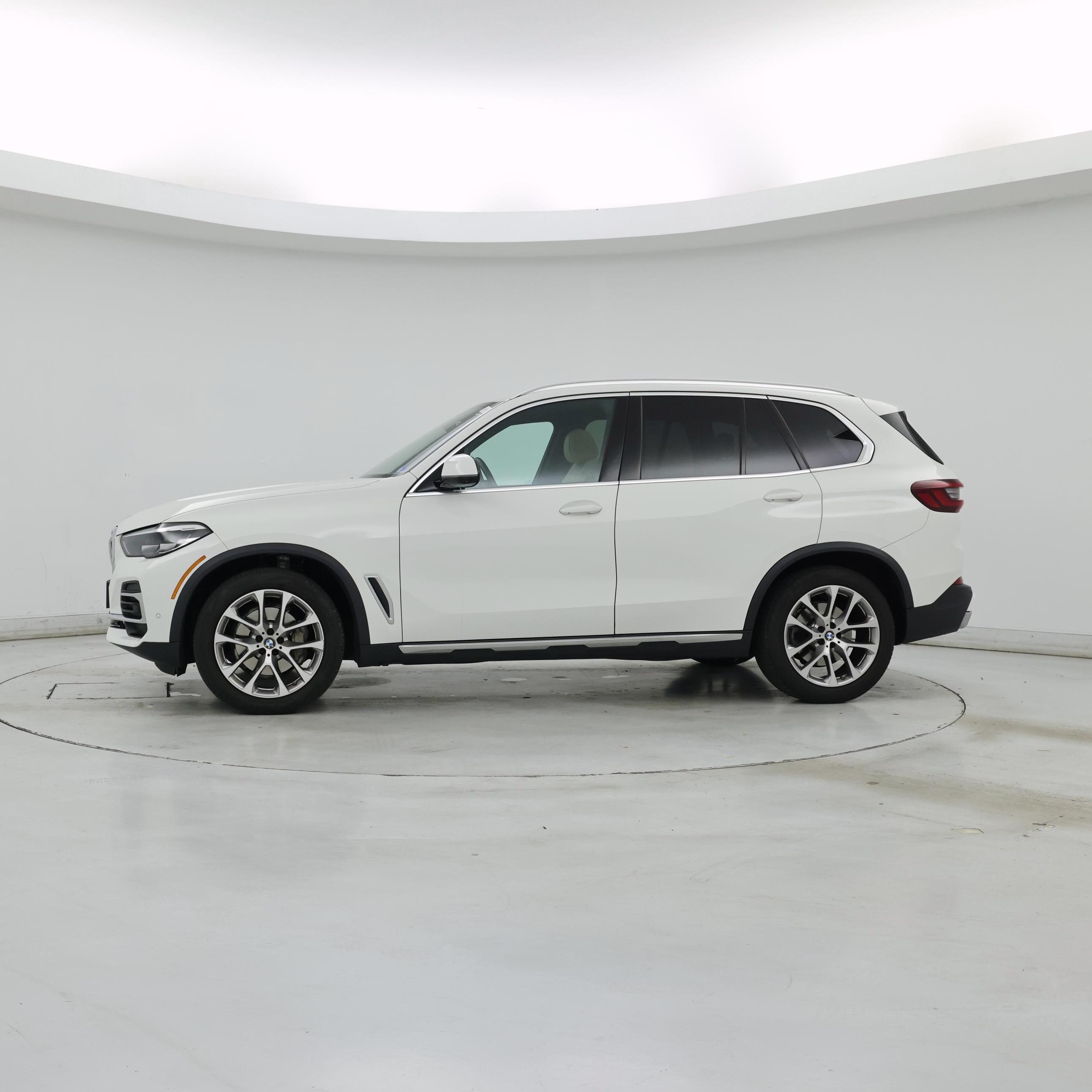 Thumbnail: 2022 BMW X5 - 3