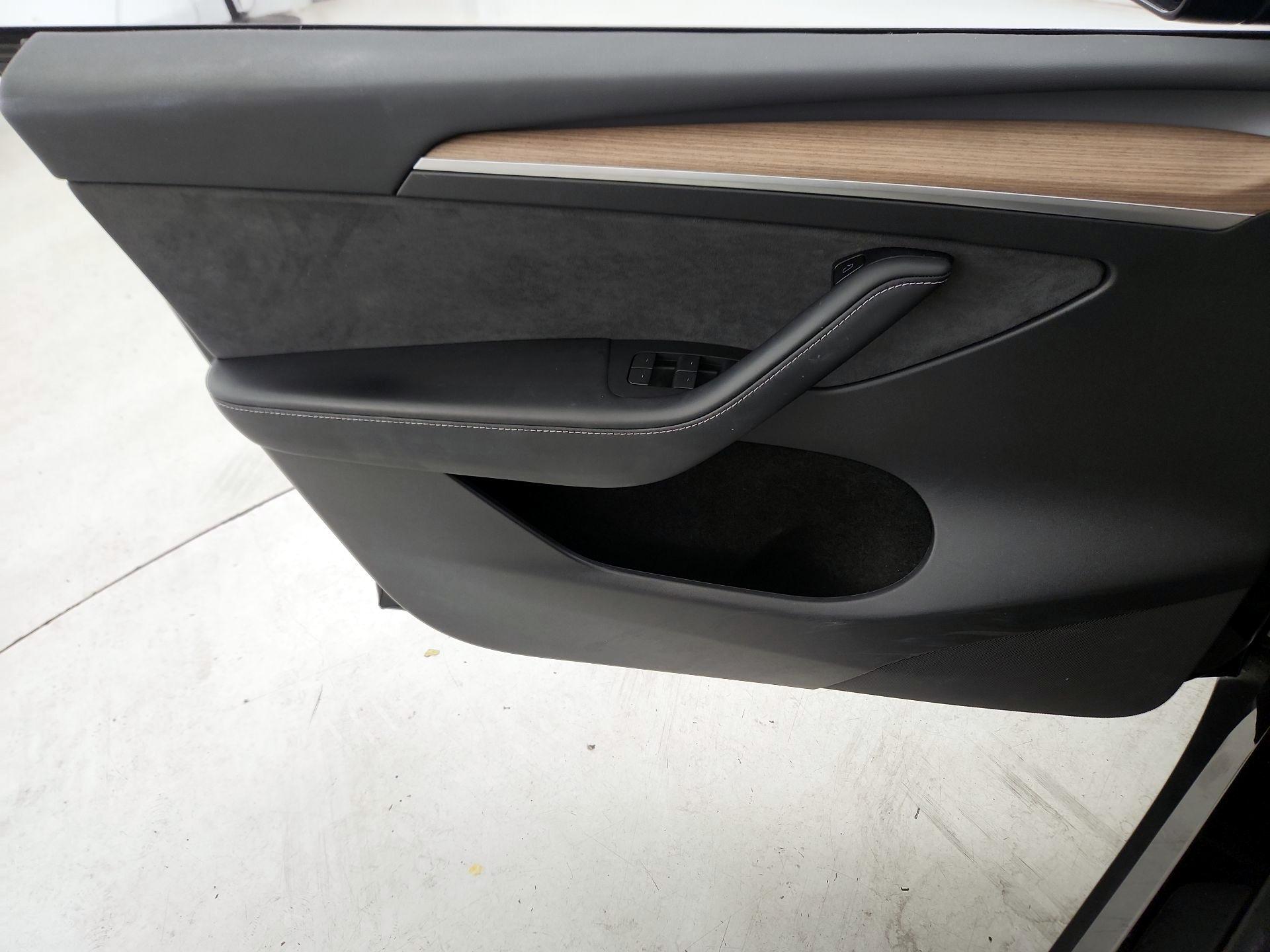 Thumbnail: 2023 Tesla Model Y - 12