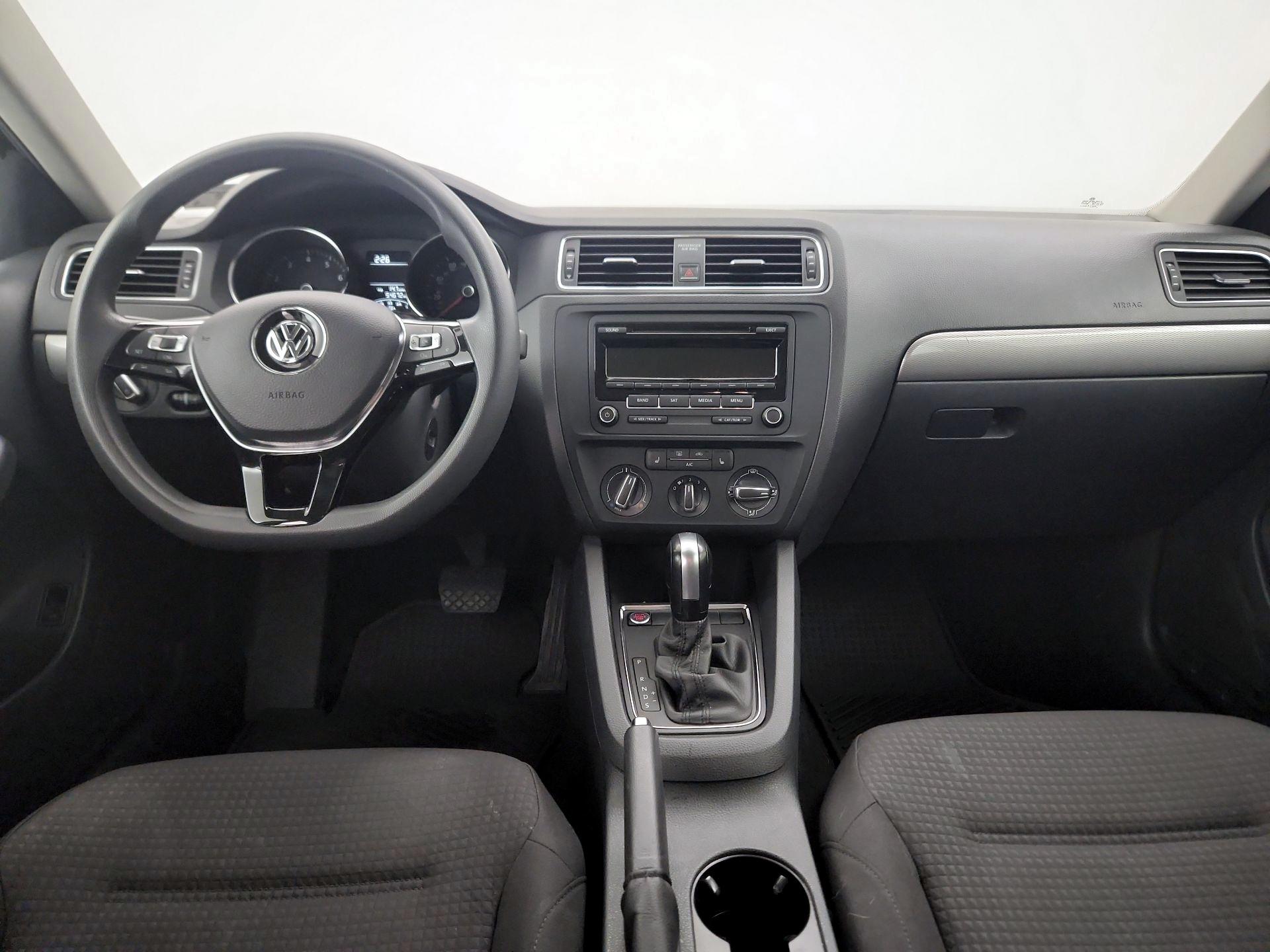 Thumbnail: 2015 Volkswagen Jetta - 9