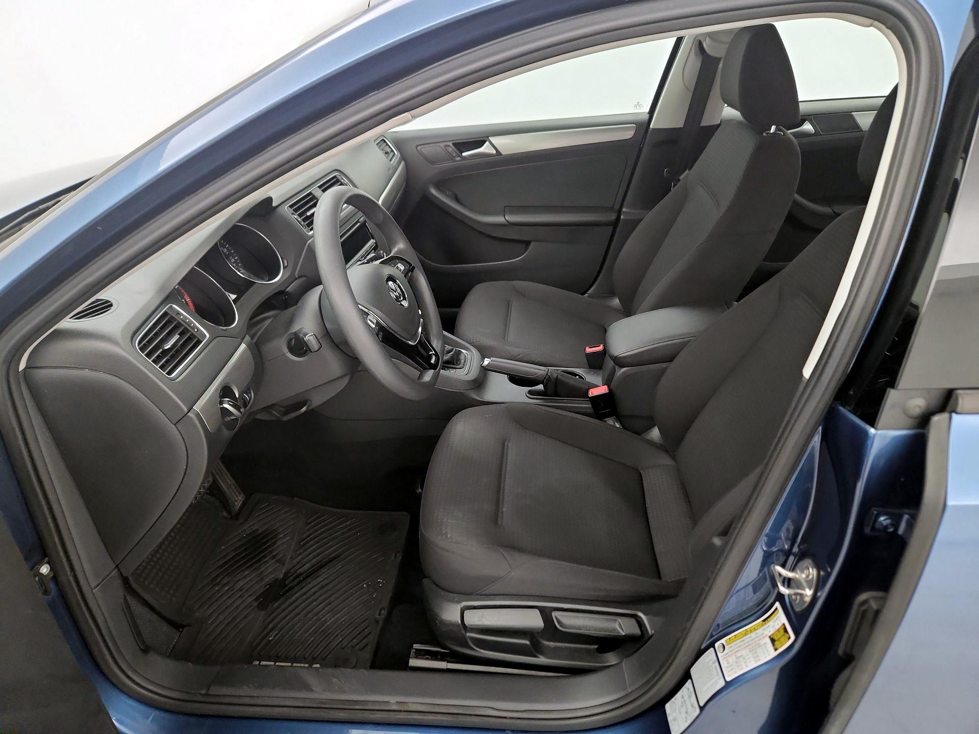 Thumbnail: 2015 Volkswagen Jetta - 11