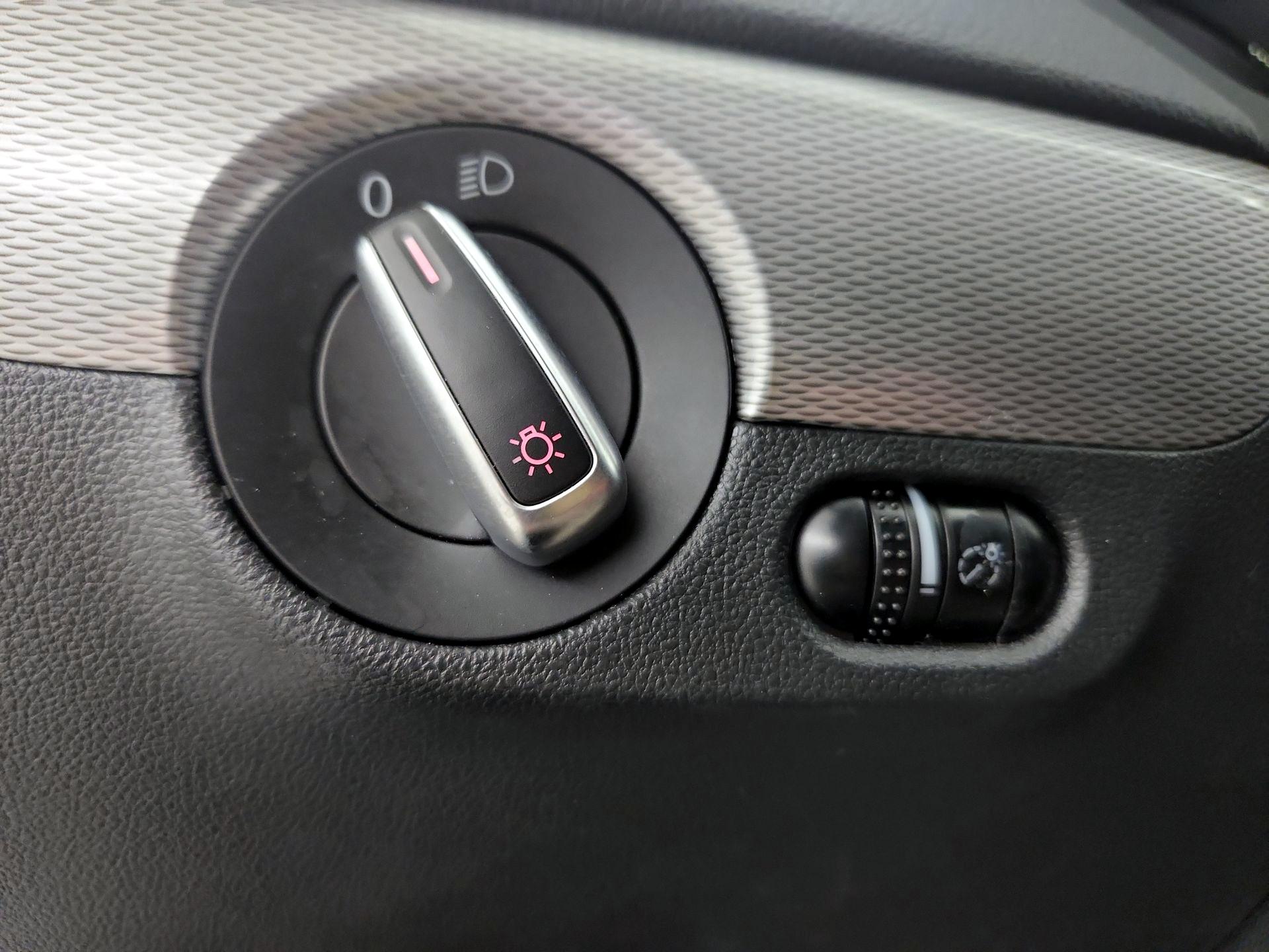 Thumbnail: 2015 Volkswagen Jetta - 13