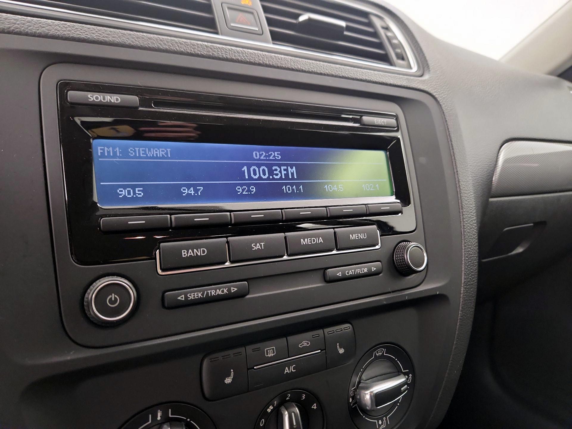 Thumbnail: 2015 Volkswagen Jetta - 14