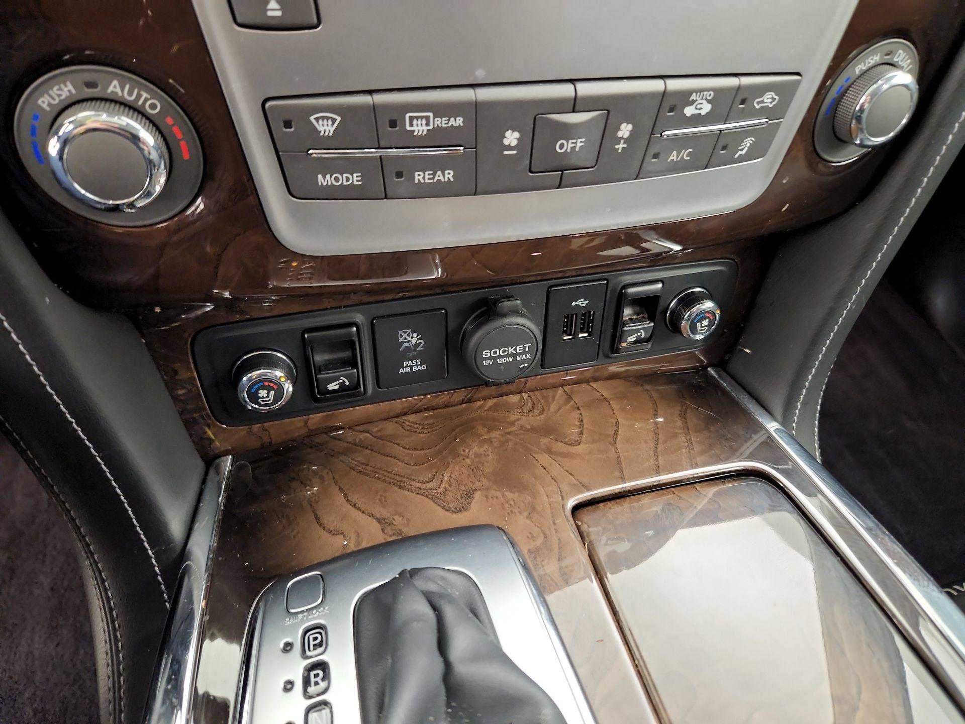 Thumbnail: 2019 INFINITI QX80 - 17