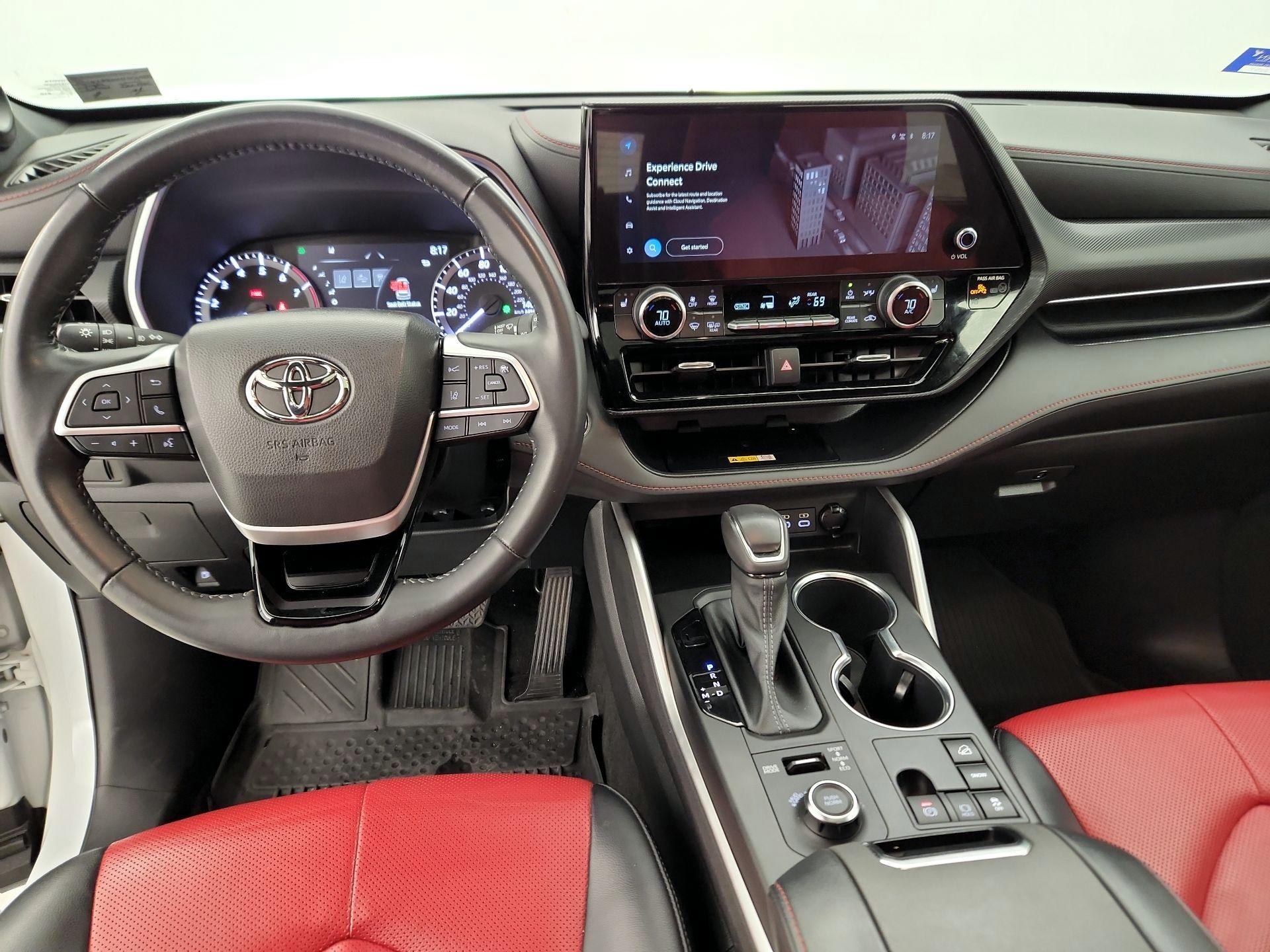 Thumbnail: 2023 Toyota Highlander - 9