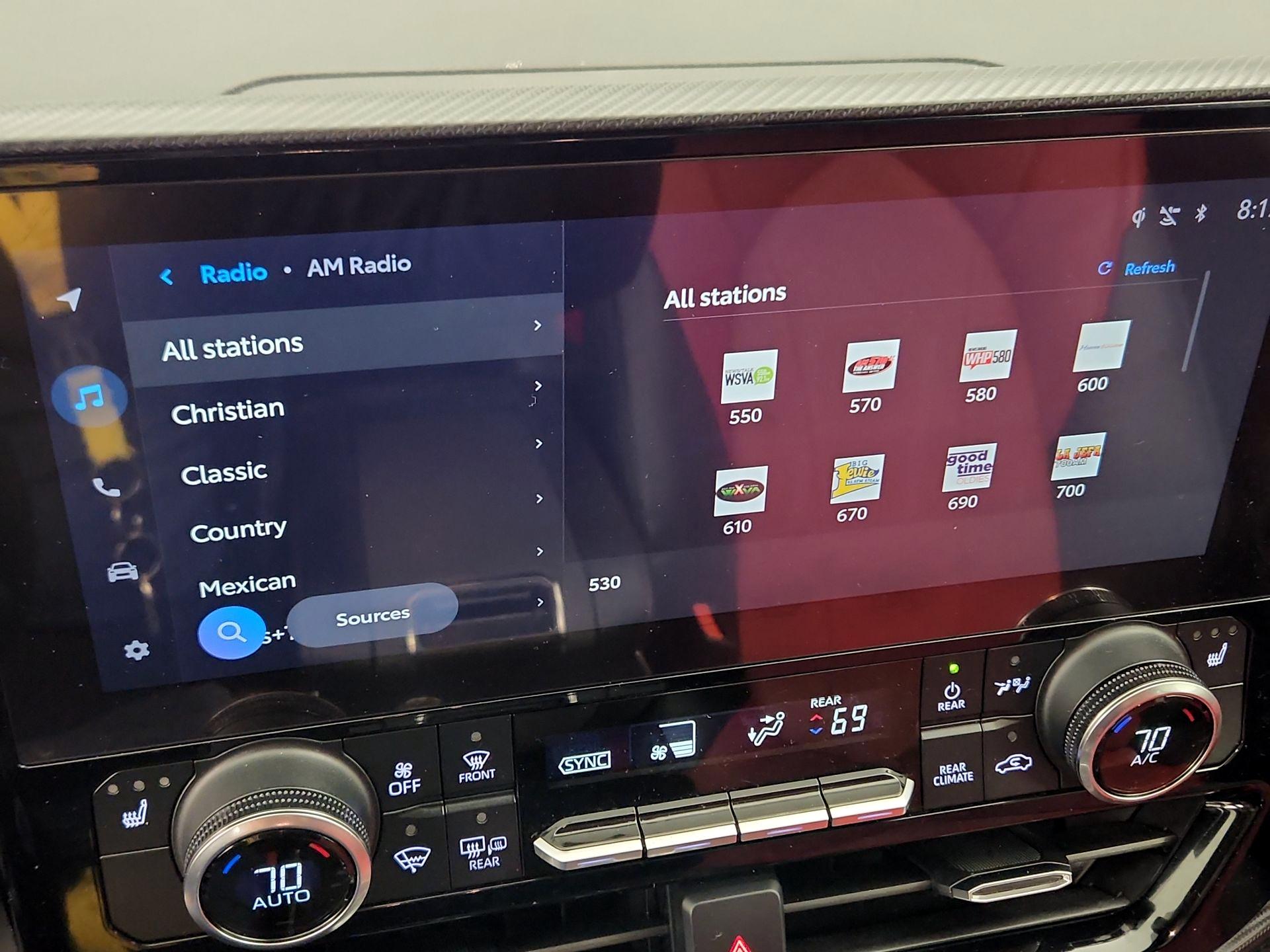 Thumbnail: 2023 Toyota Highlander - 16