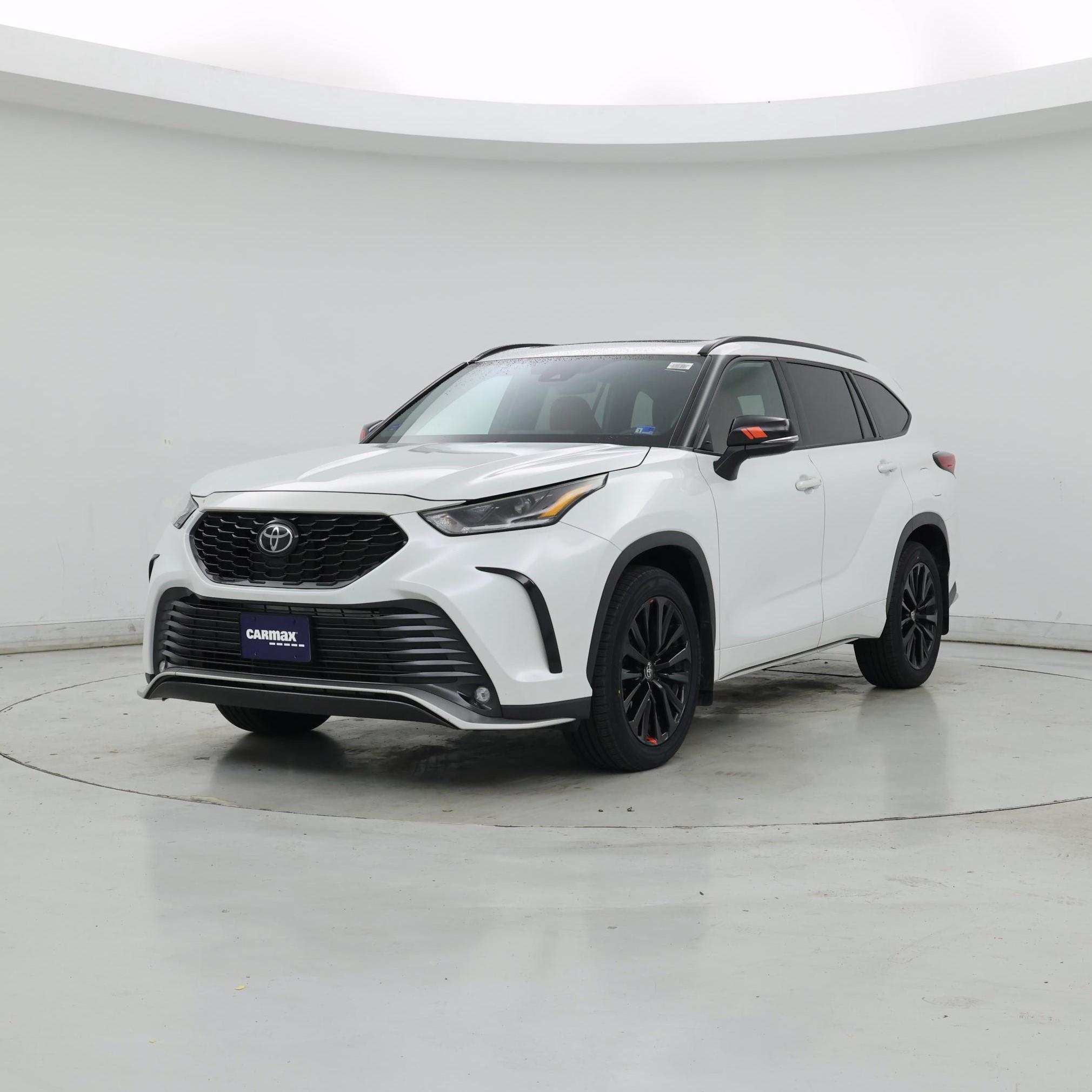 Thumbnail: 2023 Toyota Highlander - 4