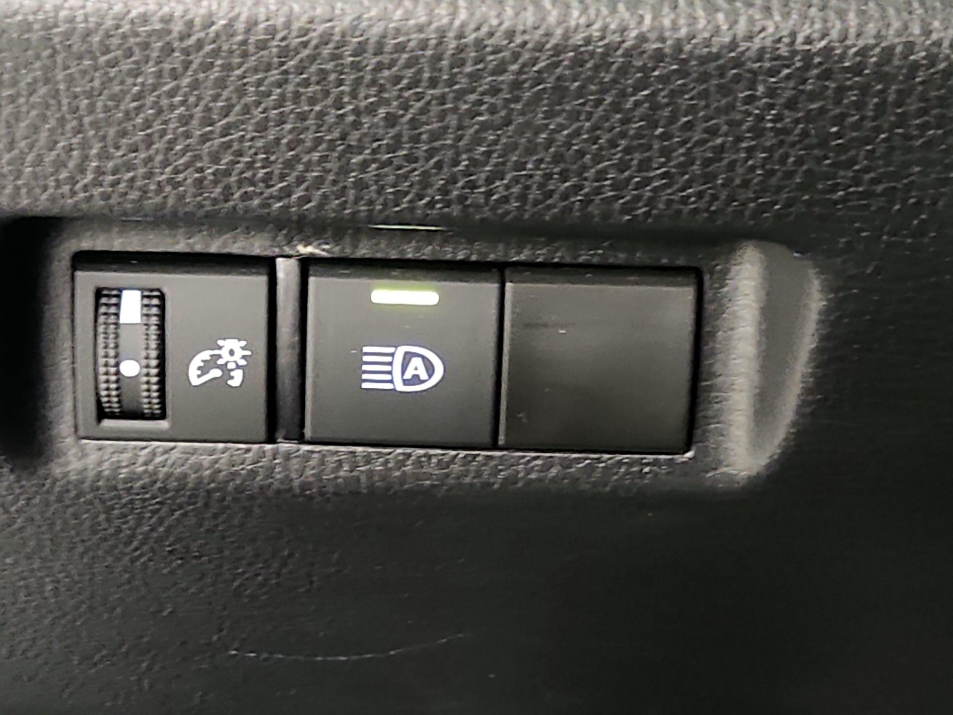 Thumbnail: 2022 Toyota RAV4 - 13