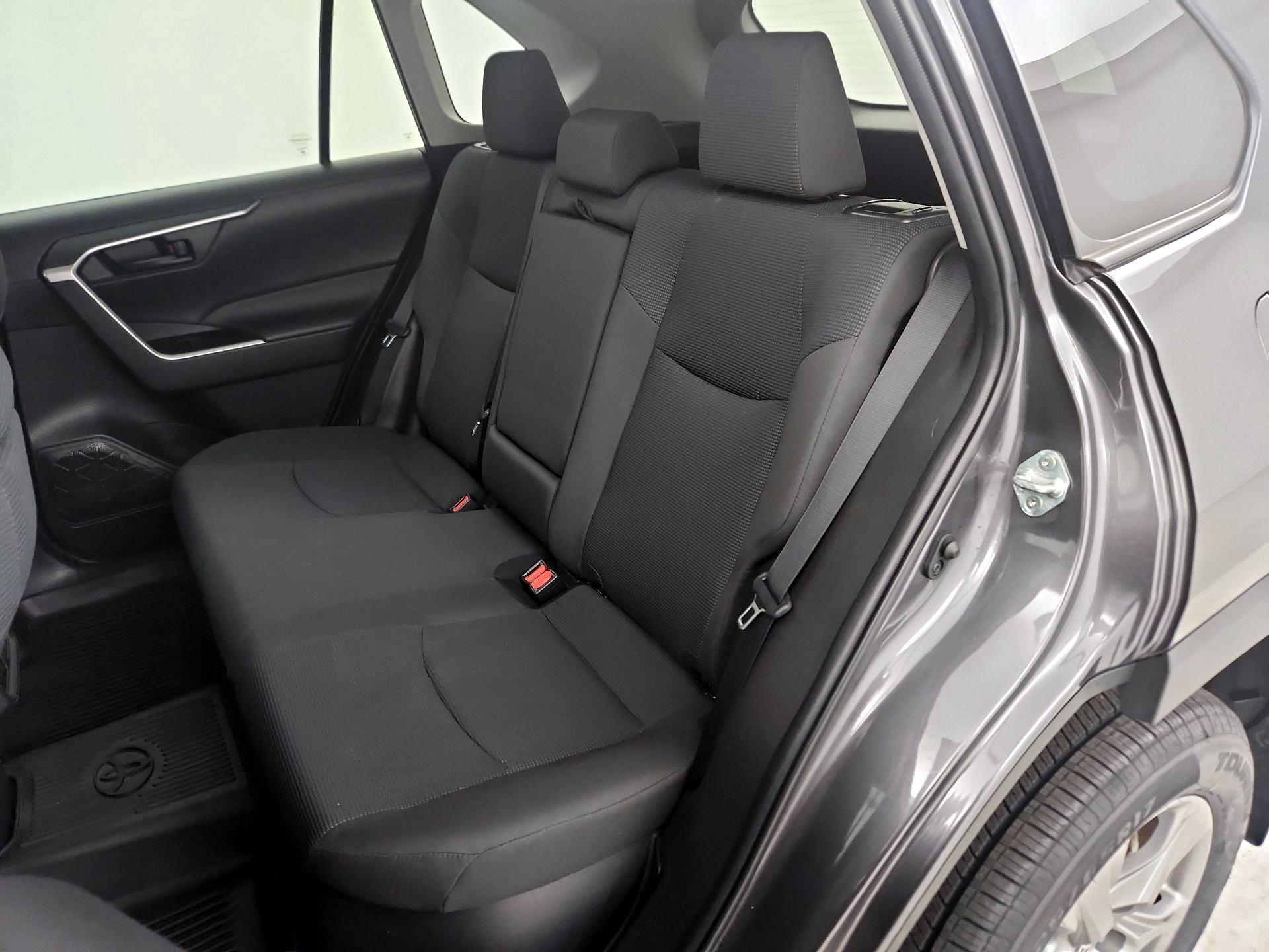 Thumbnail: 2022 Toyota RAV4 - 19