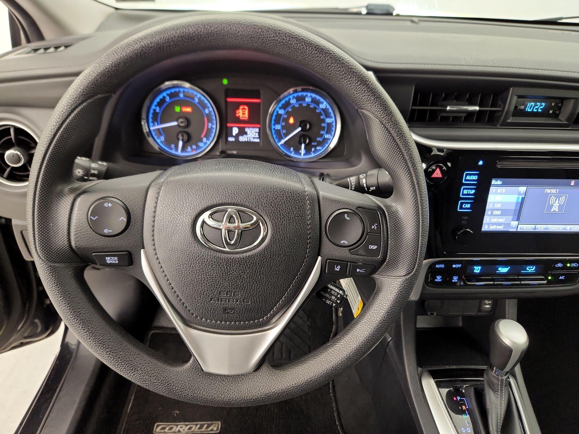 Thumbnail: 2017 Toyota Corolla - 10