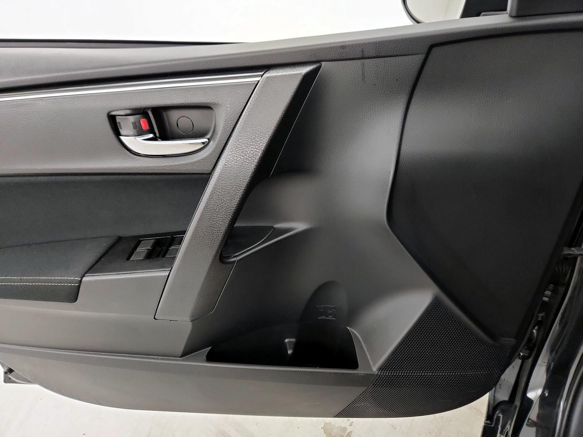 Thumbnail: 2017 Toyota Corolla - 12